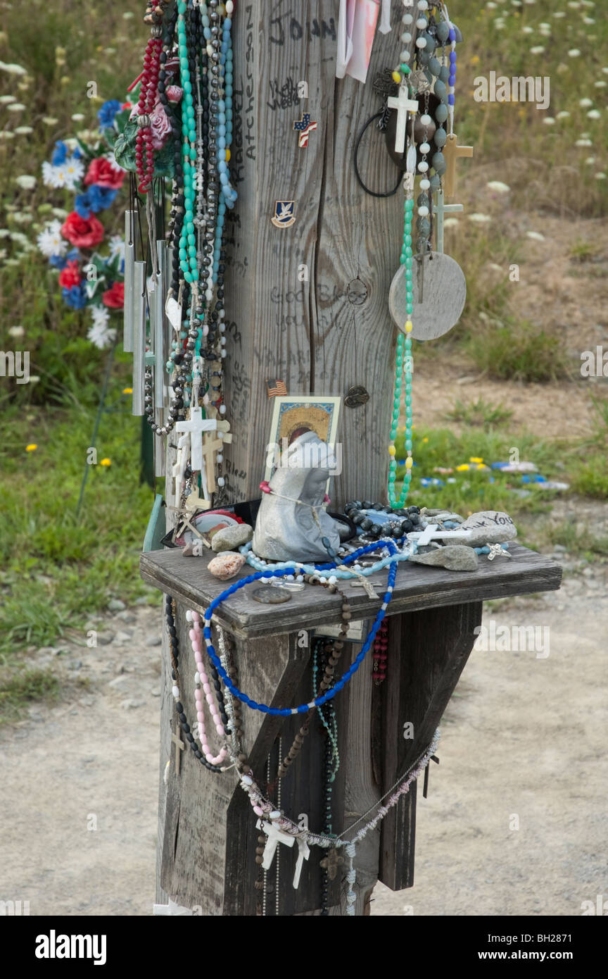 Foto di stock di oggetti e di offerte a sinistra dai visitatori per il vecchio volo originale 93 Memorial, Shanksville, PA, Stati Uniti d'America. Foto Stock