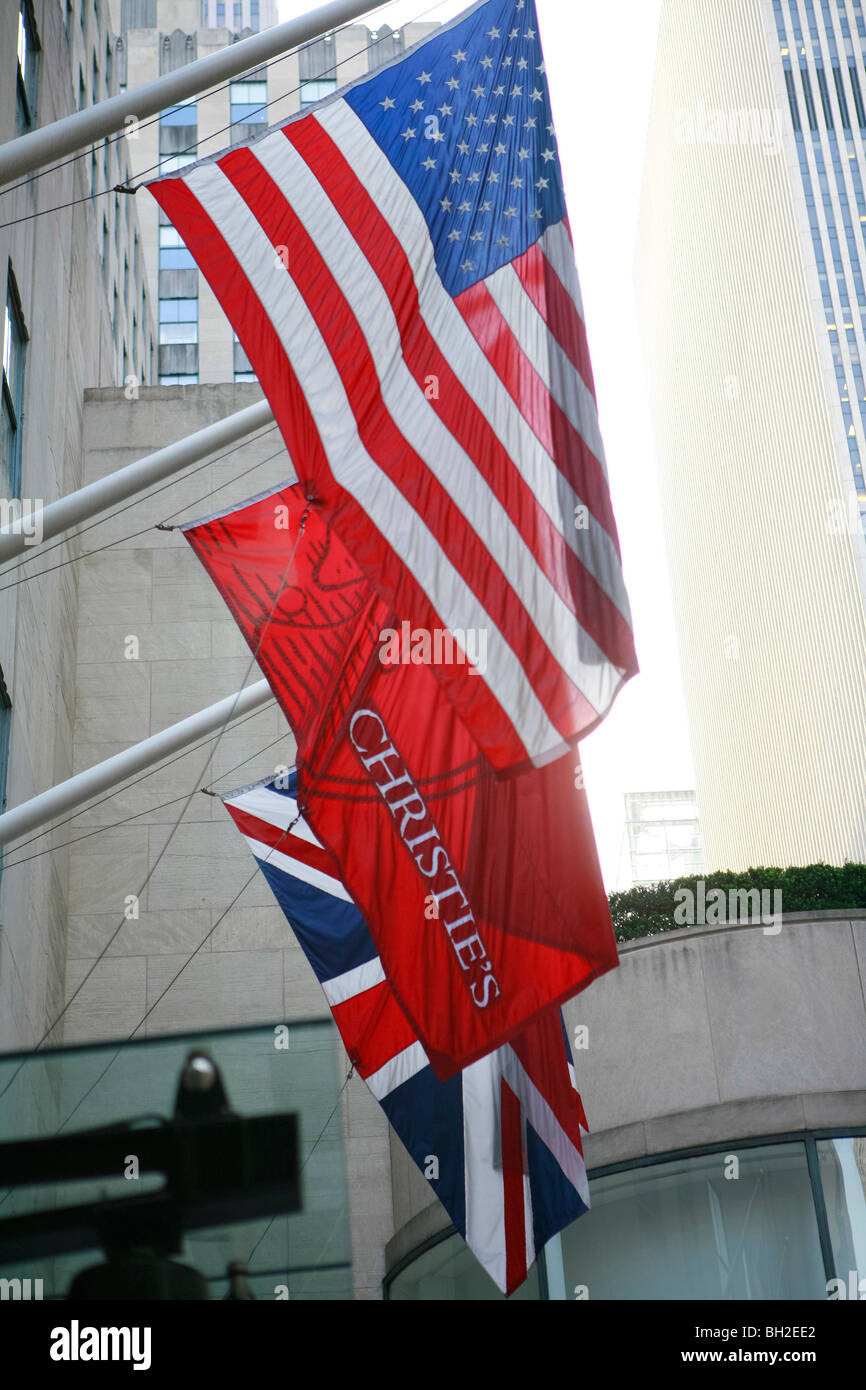 Bandiera americana al Christie's ramo americano nel Rockefeller Center di New York Foto Stock