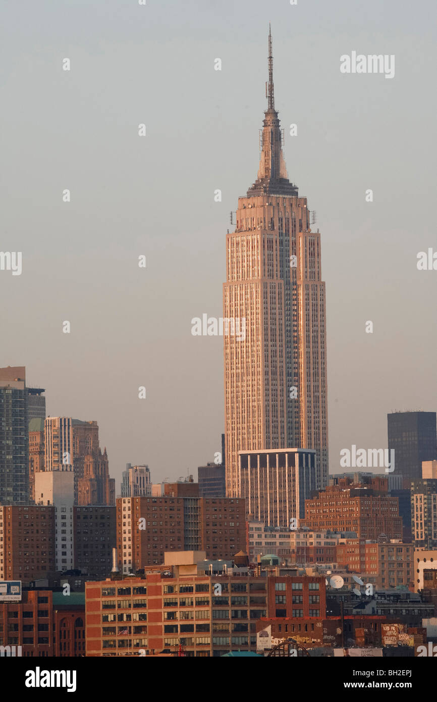 Il New York skyline della città dal fiume Hudson Foto Stock