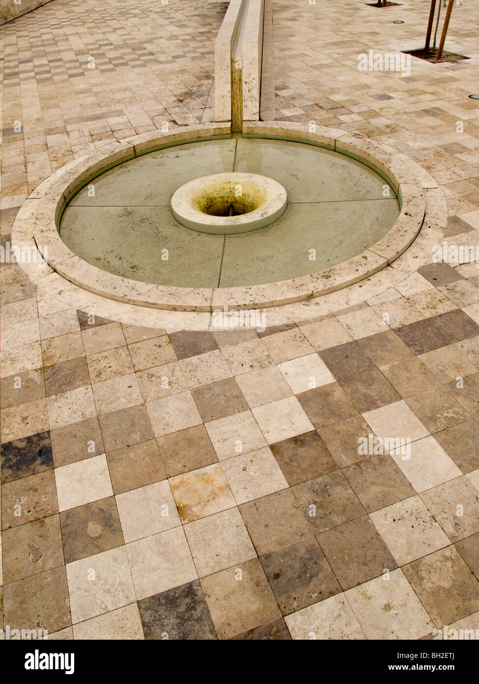 Funzione di acqua sui motivi di Getty Center di Los Angeles, California, USA. Foto Stock