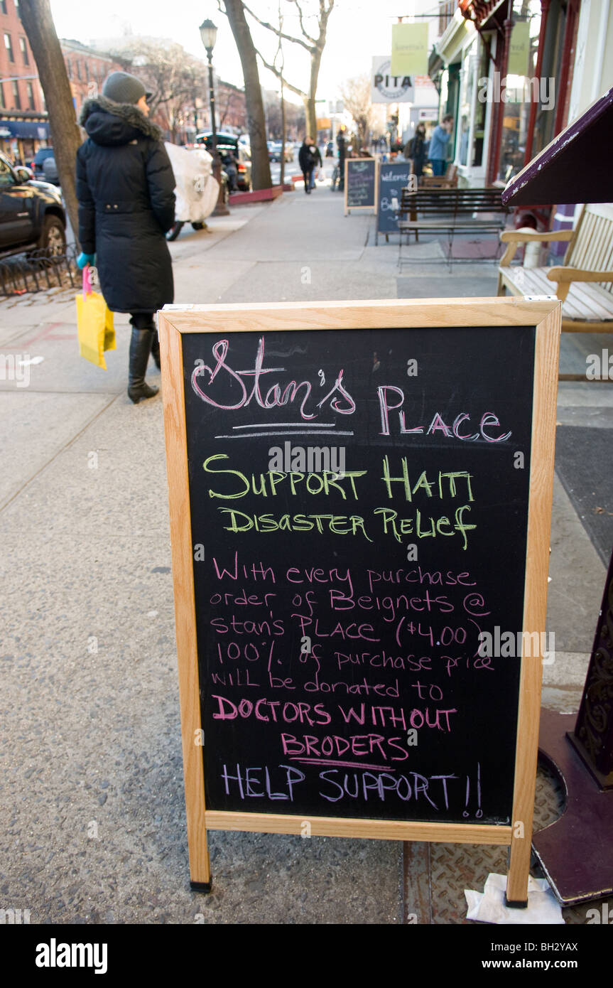 Ristorante di Brooklyn a donare il 100 percento di qualsiasi ordine di beignets a Medici senza frontiere per Haiti Foto Stock
