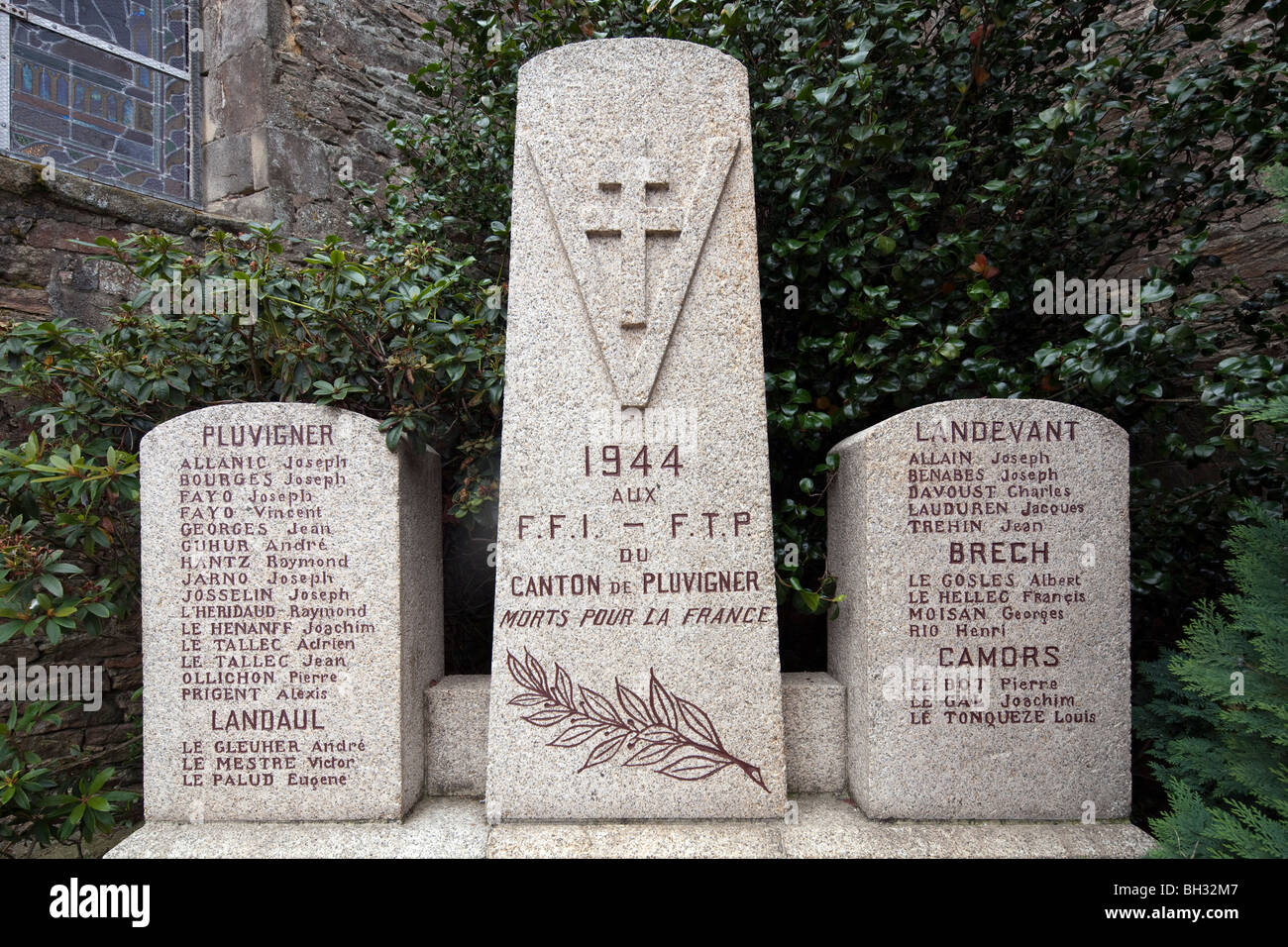 Il Memoriale della Seconda Guerra Mondiale, la città di Pluvigner, dipartimento di Morbihan, in Bretagna, Francia Foto Stock