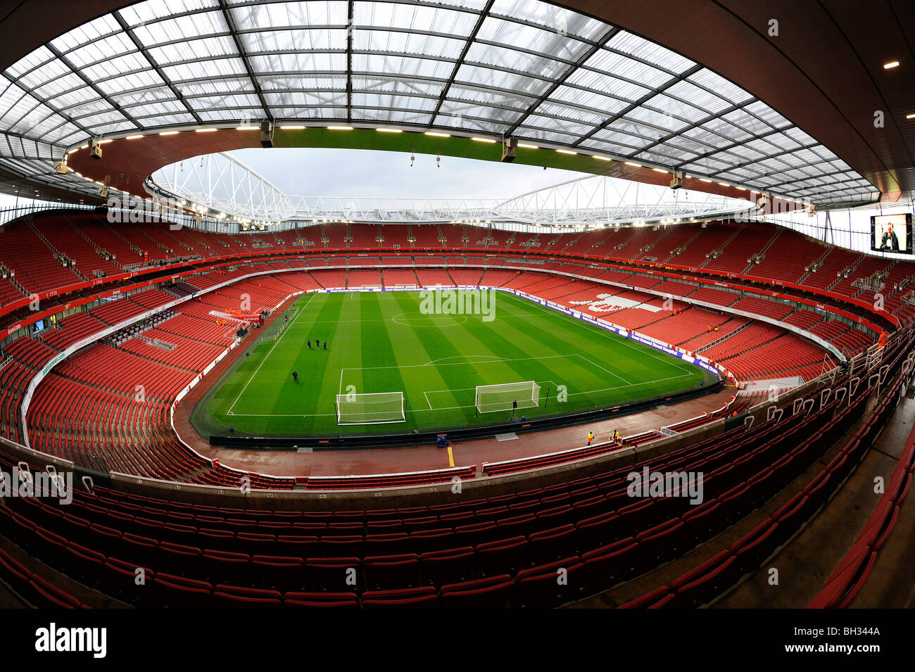 Vista dentro la Emirates Stadium (noto anche come Ashburton Grove), Londra. Sede dell'Arsenal Football Club Foto Stock