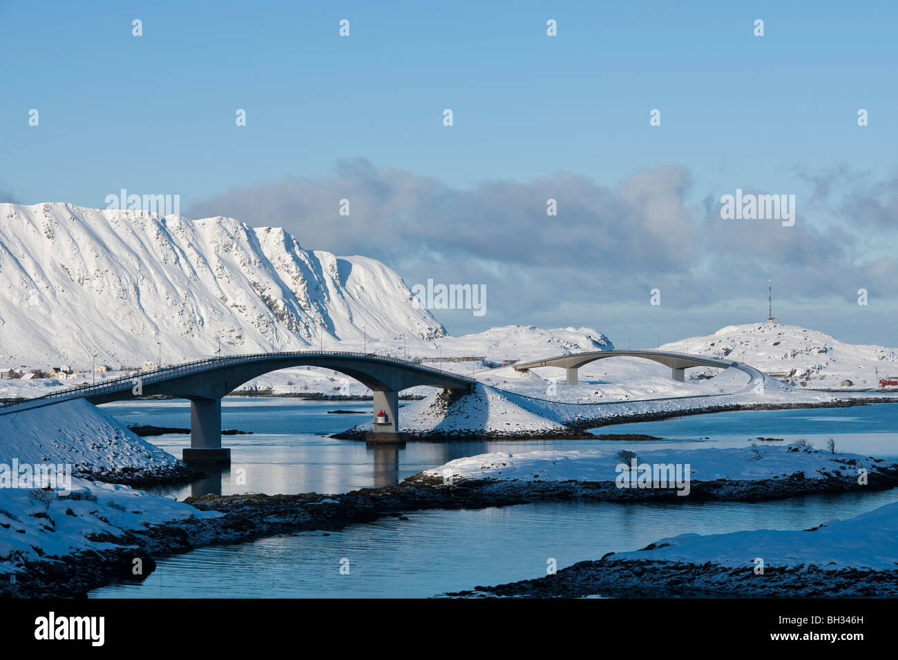 Ponti sulla strada a Fredvang, il comune di Flakstad, nel nord della Norvegia Foto Stock