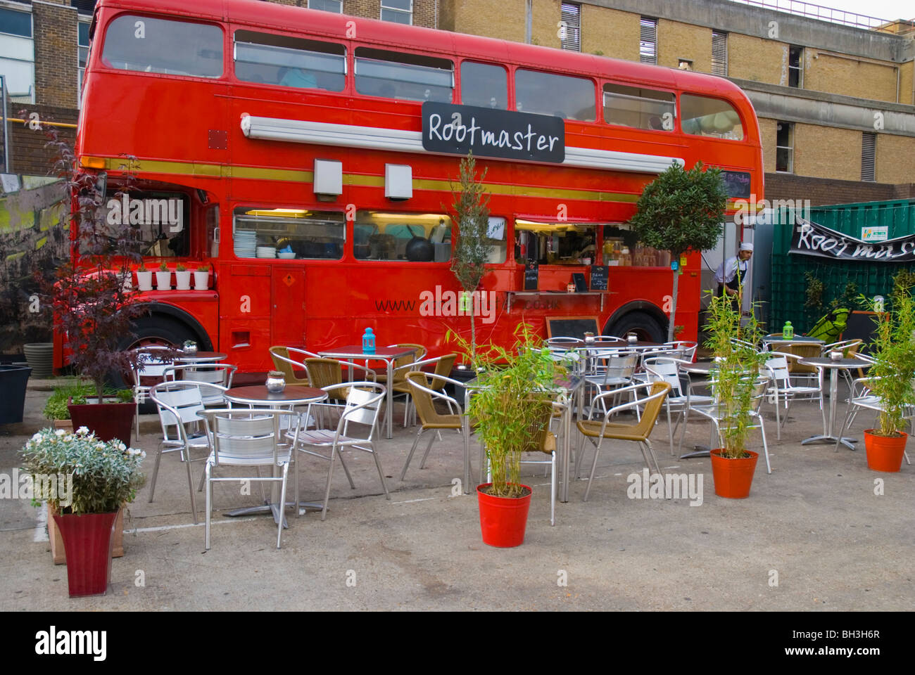 Rootmaster ristorante vegetariano Puma Court East End Shoreditch Londra Inghilterra Regno Unito Europa Foto Stock