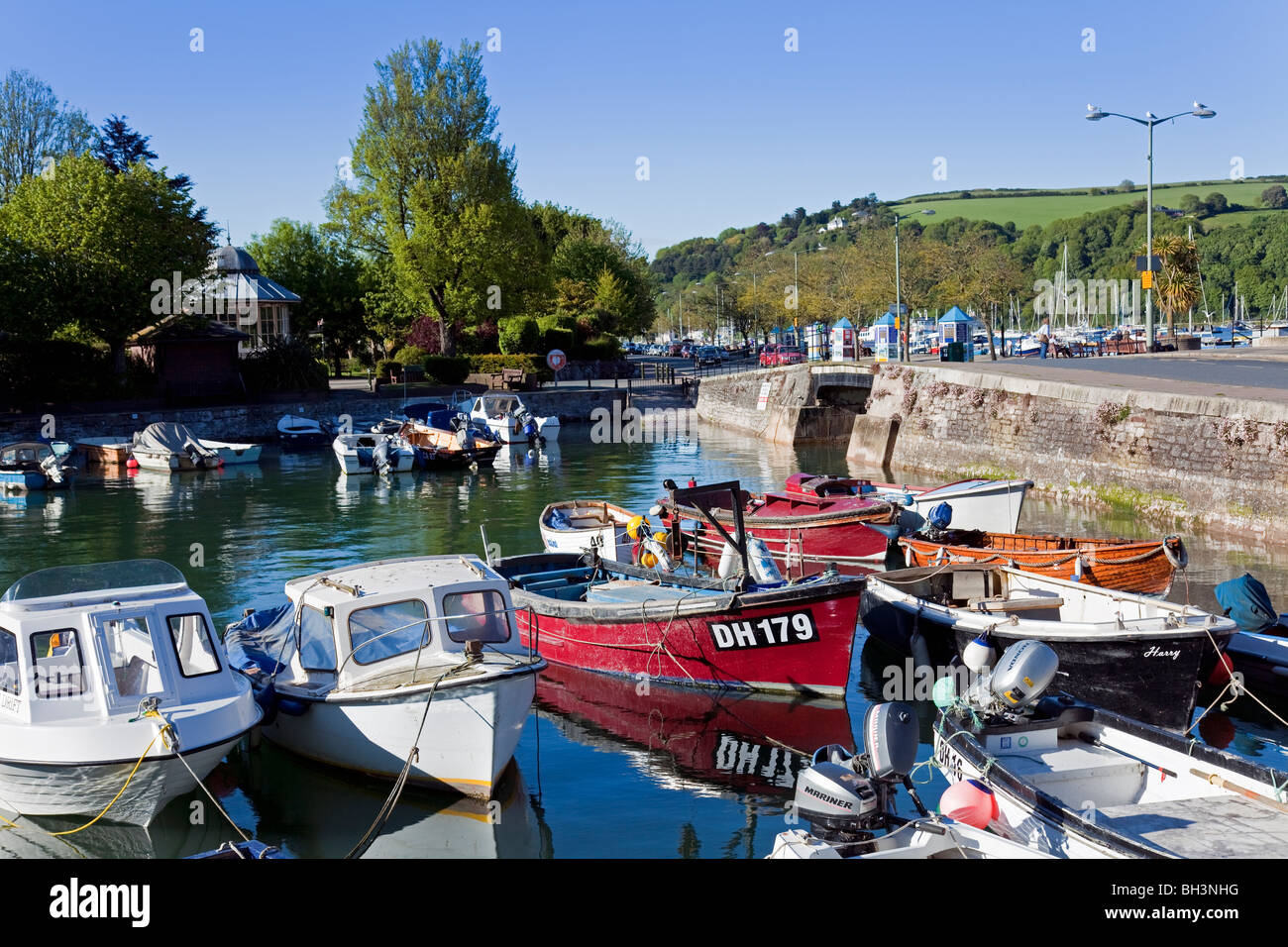 Dartmouth Quay o "The Boat Float" e South Embankment, Dartmouth, South Hams, Devon, Inghilterra, REGNO UNITO Foto Stock