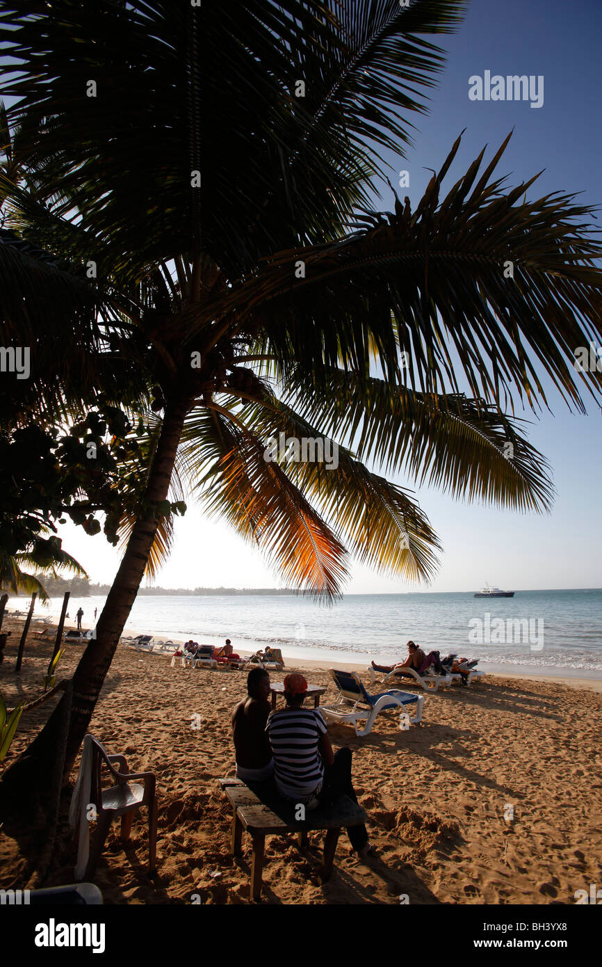 Tramonto sulla spiaggia di Las Terrenas, penisola di Samana, Repubblica Dominicana Foto Stock