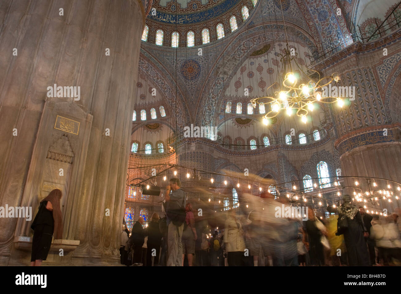 Interno della moschea blu, Istanbul Foto Stock