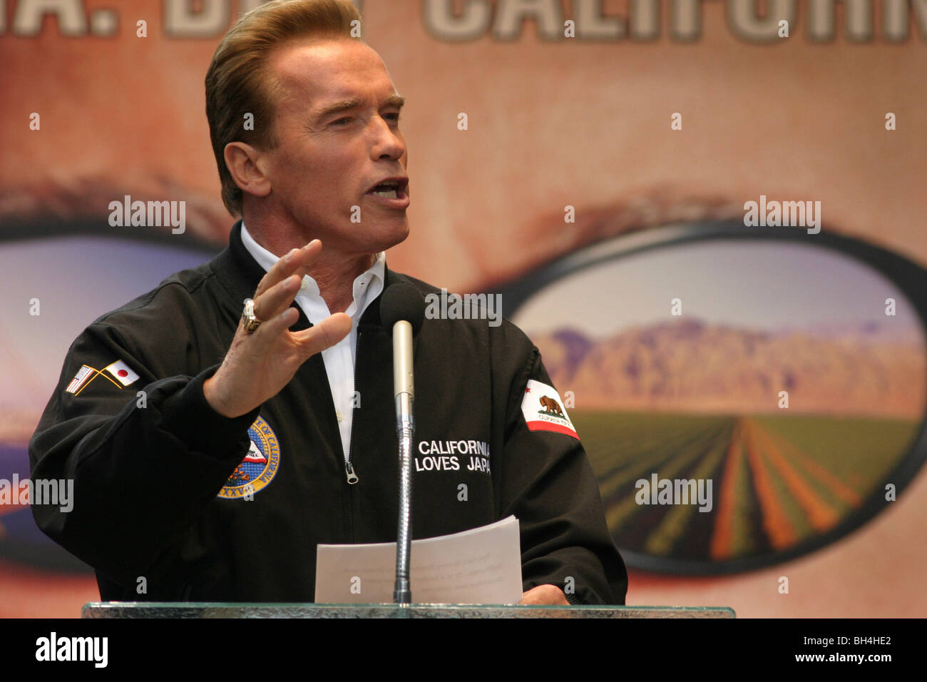 Arnold Schwarzenegger, promuovere gli affari e il turismo e i legami tra Giappone e dello stato della California. Tokyo, Giappone. Foto Stock