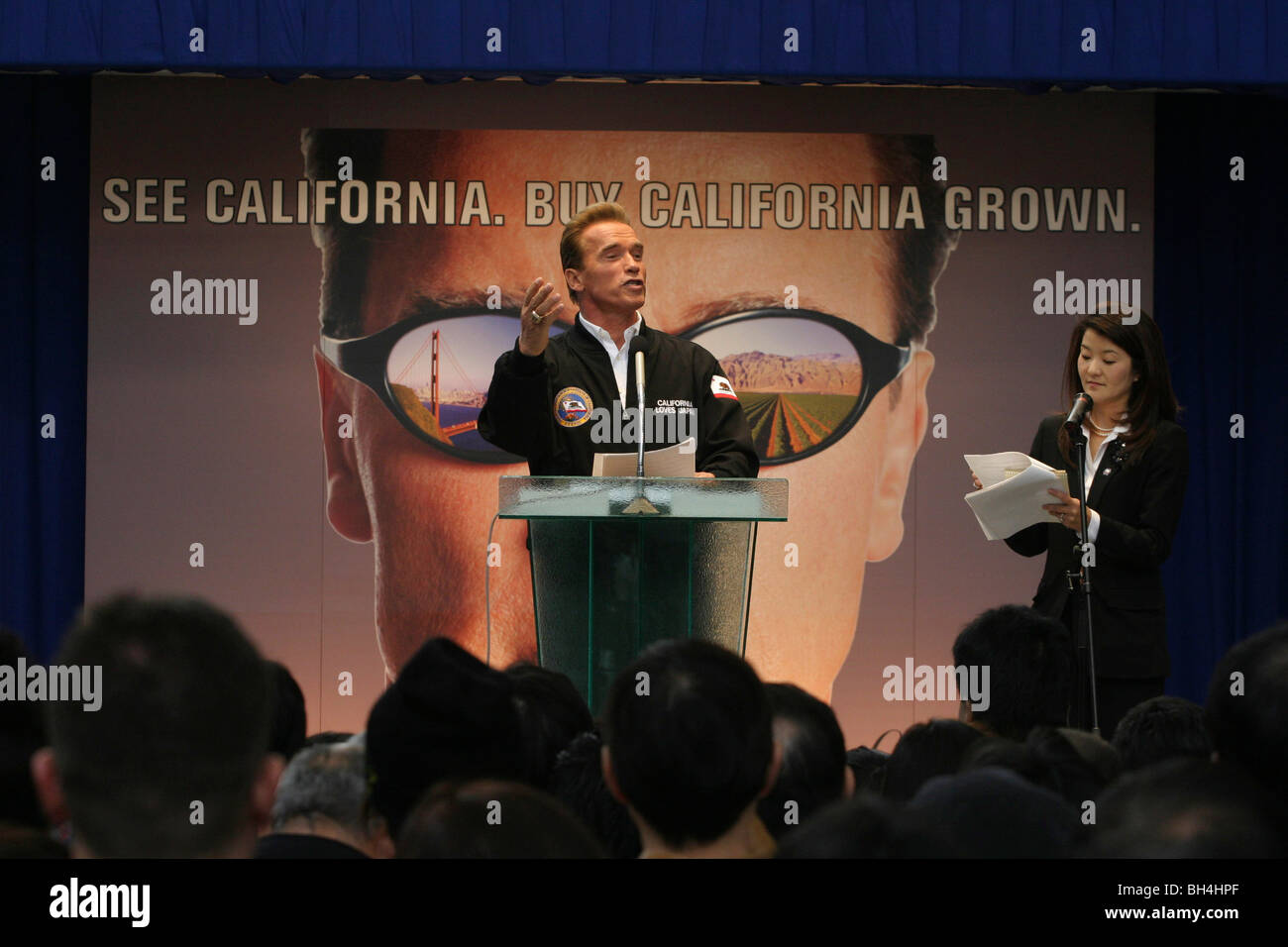 Arnold Schwarzenegger, promuovere gli affari e il turismo e i legami tra Giappone e dello stato della California. Tokyo, Giappone. Foto Stock