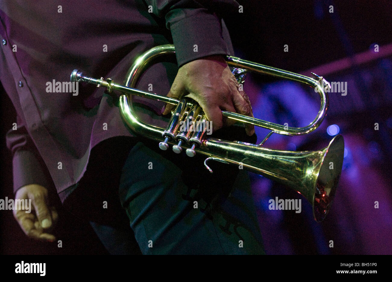 South African la leggenda del jazz Hugh Masekela eseguendo a Hay Festival 2009 Foto Stock