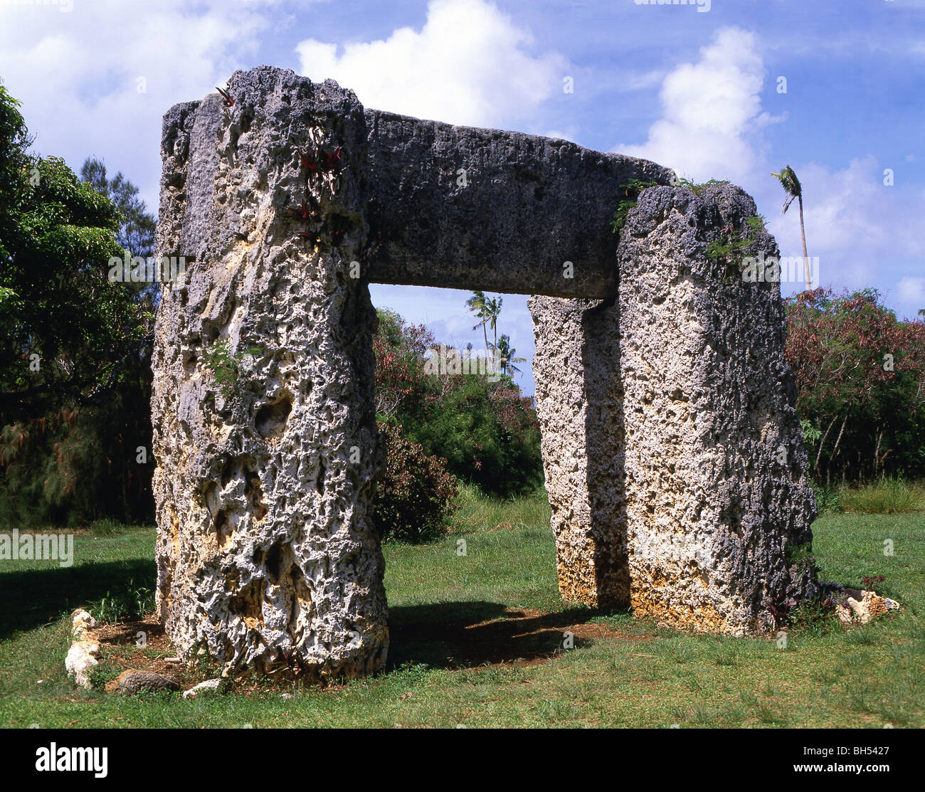 Antico in pietra Trilithon monumento, Niutoua, Ha'amonga a Maui, Tongatapu, Regno di Tonga Foto Stock