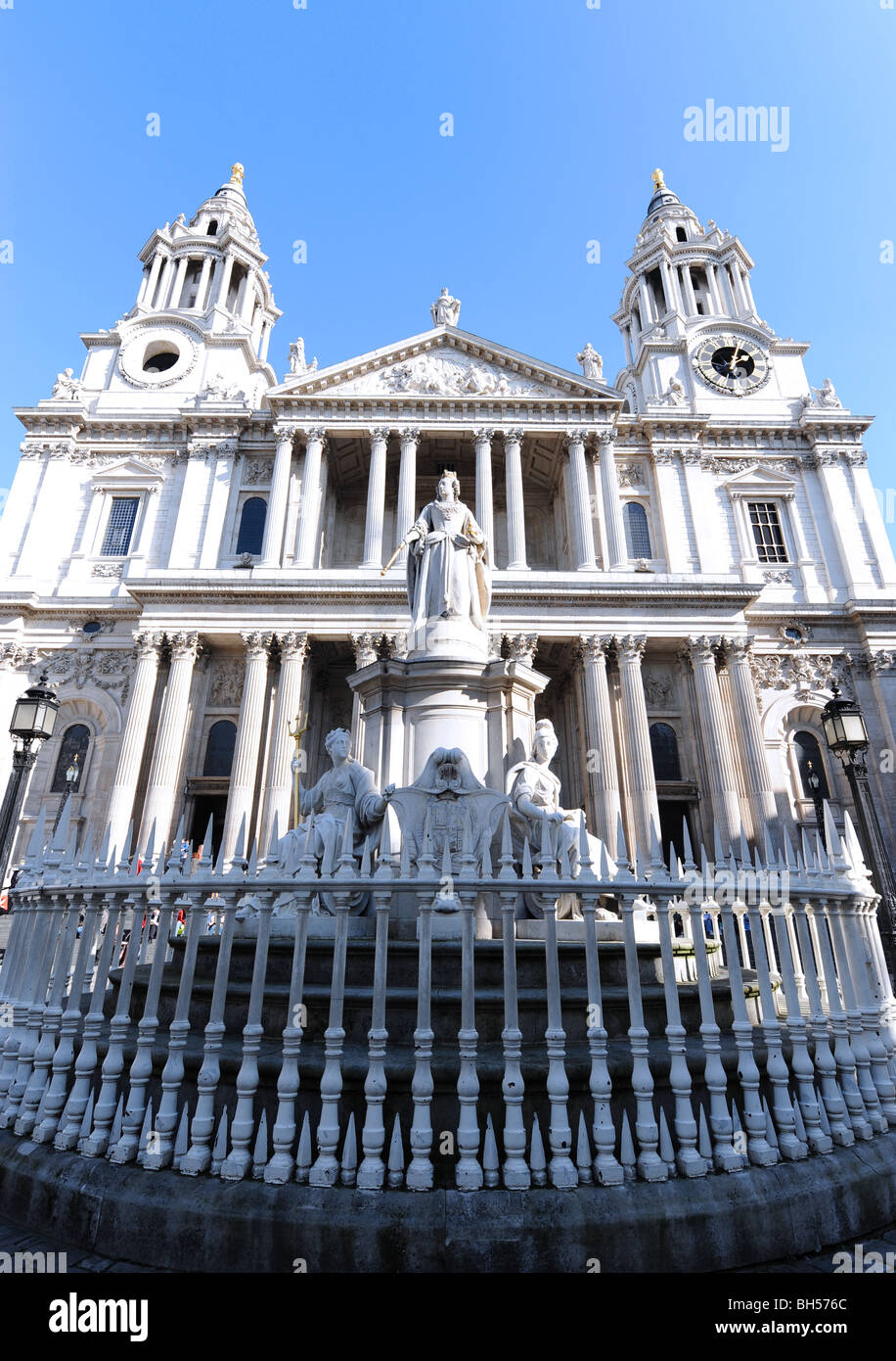 Banca d'Inghilterra valuta sterlina moneta business British Gran Bretagna oro inglese reserve esterno dell'edificio costruito architettura struttura Foto Stock