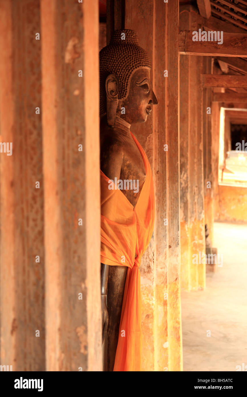 Statua del Buddha al Wat Si Saket in Vientiane, Laos. Foto Stock