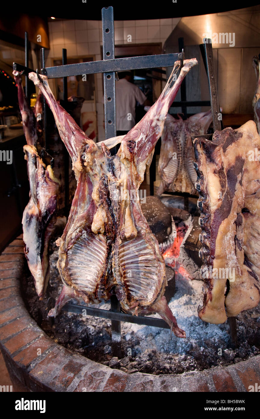 Parilla Ristorante Buenos Aires Argentina la cottura della carne alla griglia aperta grill barbeque antincendio Foto Stock