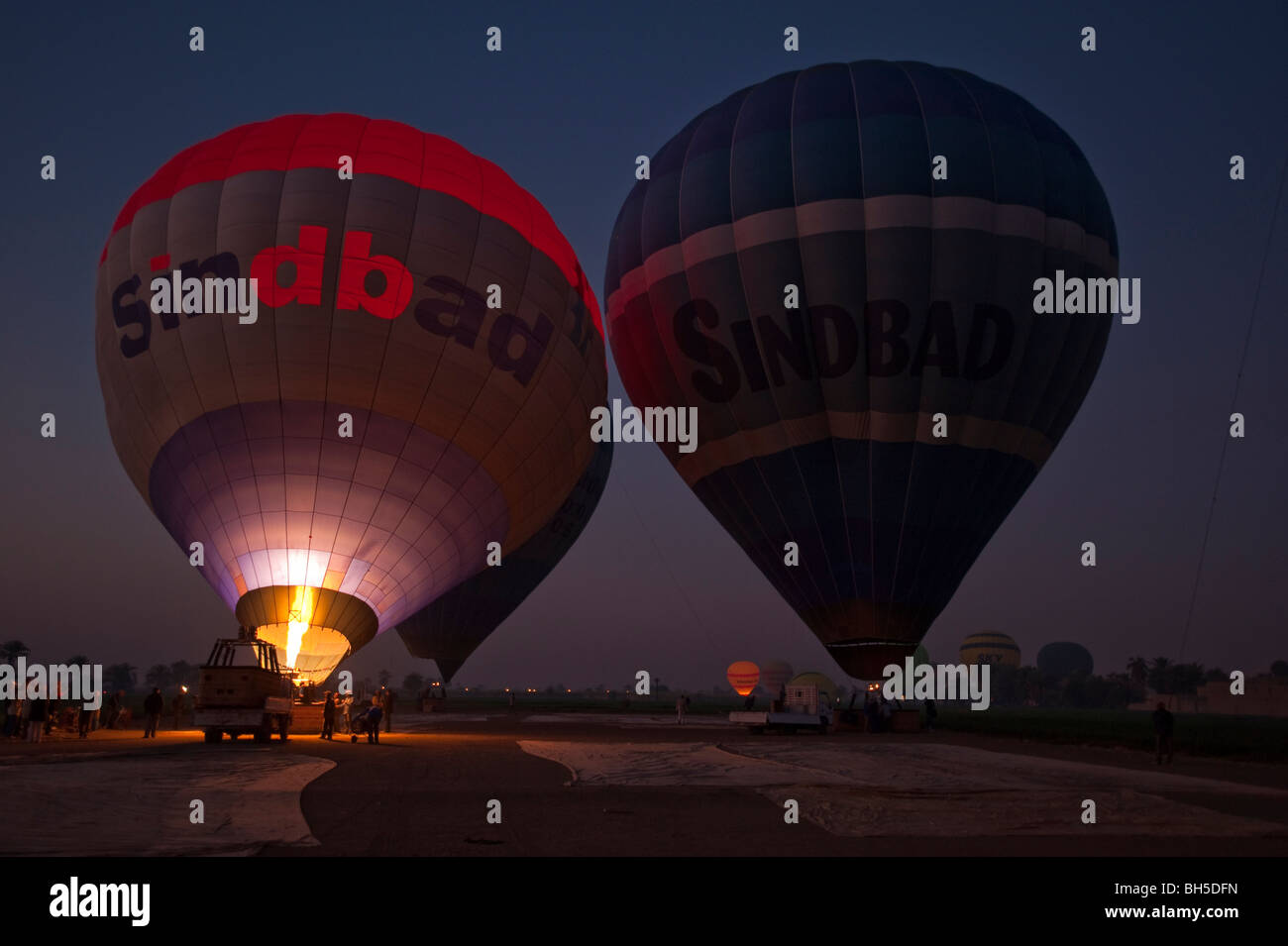 Giro in Mongolfiera vicino alla Valle dei Re, Luxor, Egitto, Africa Foto Stock