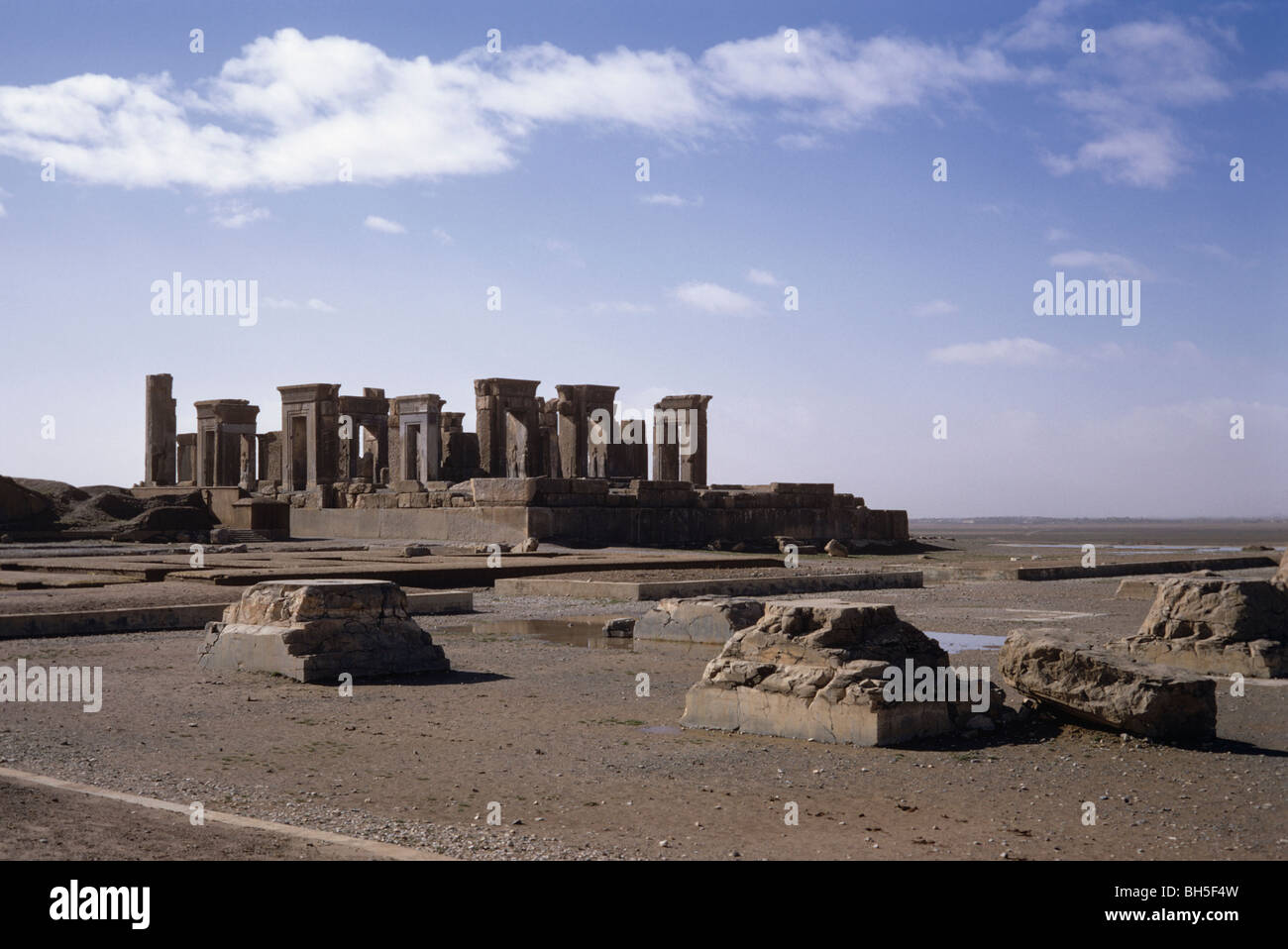 Porte e finestre di Dario' palace, Persepolis, Iran 690125 114 Foto Stock