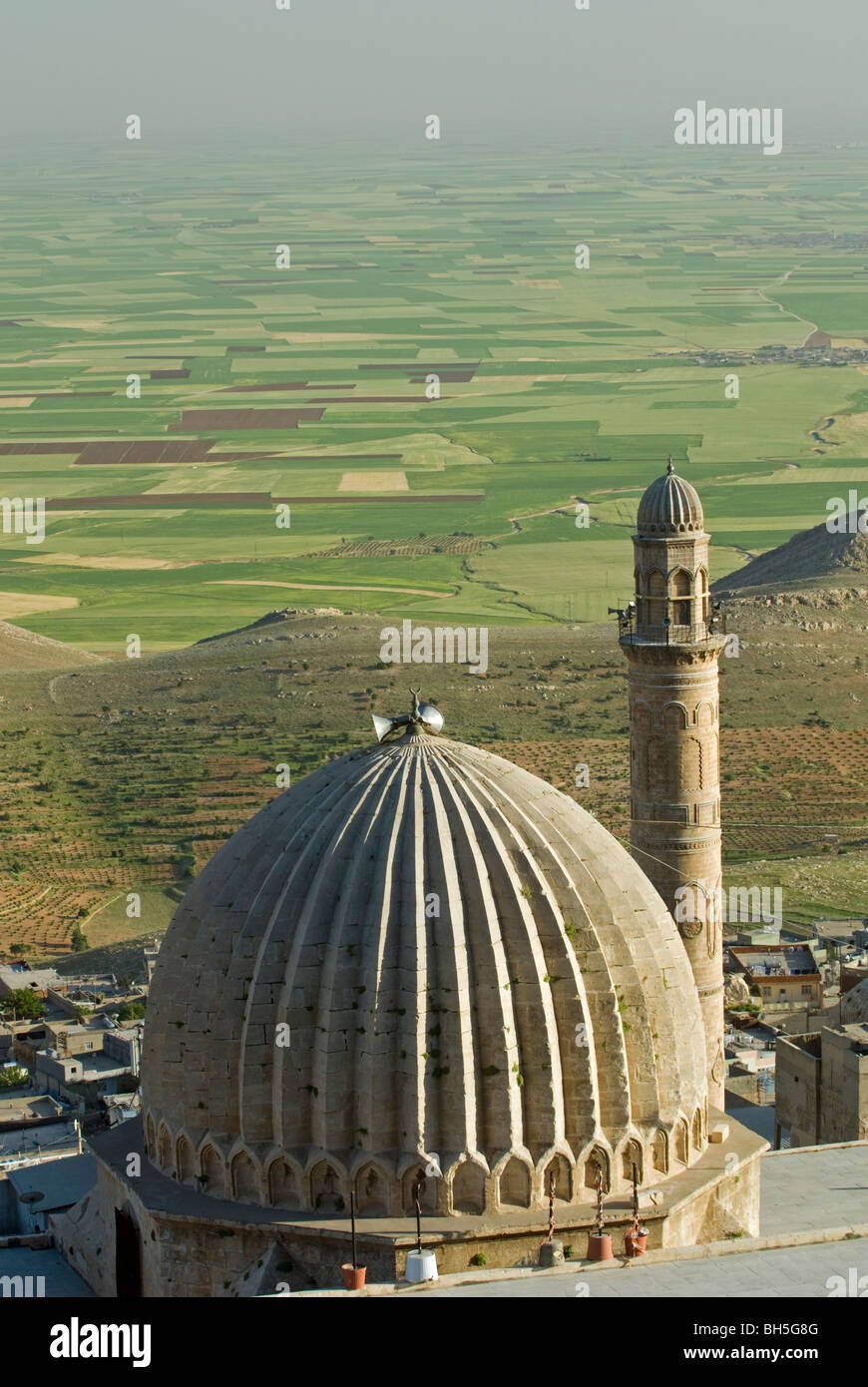 Madrasah Zinciriye edificata nel 1385 da Seljuk, Mardin in Turchia. Foto Stock