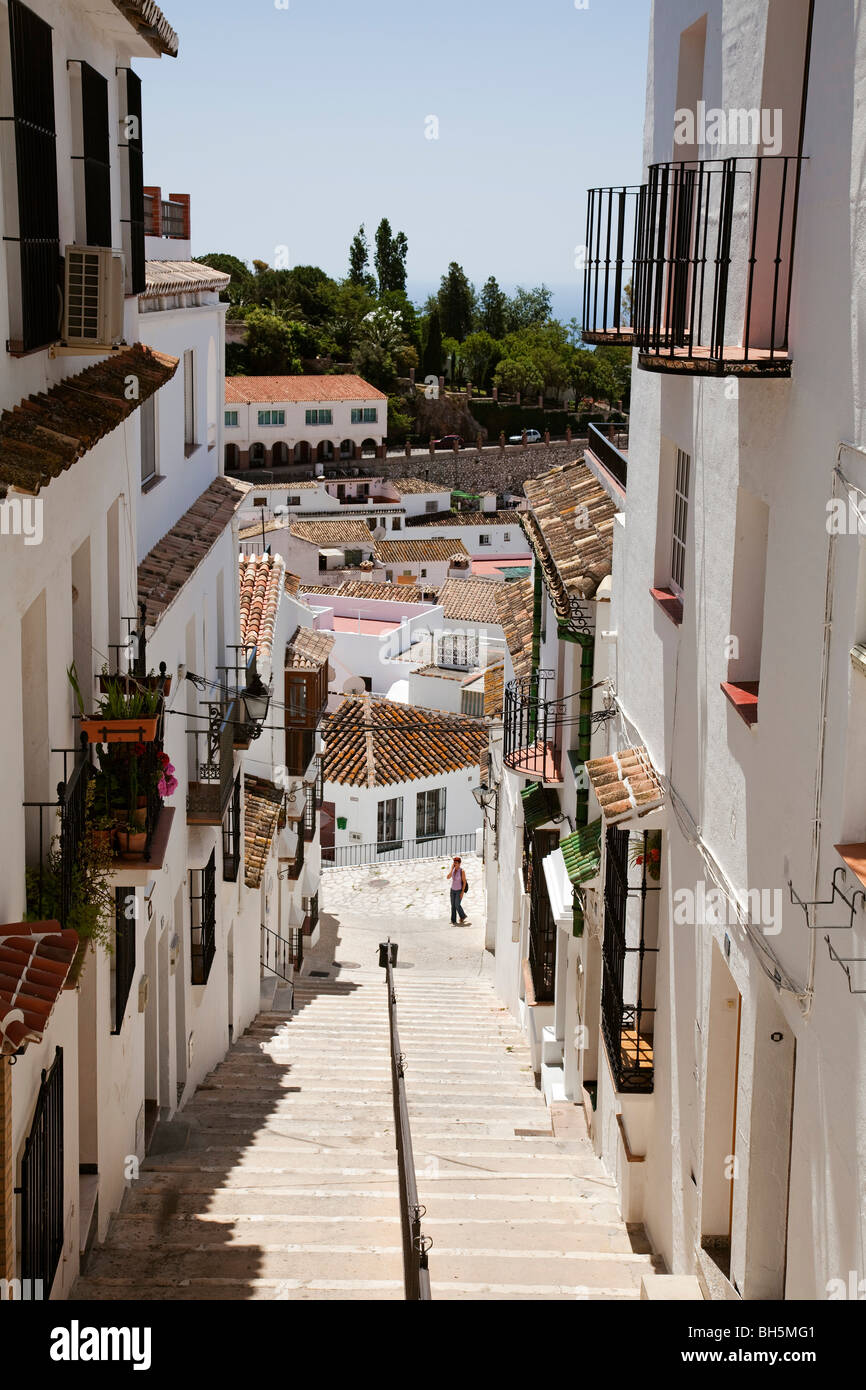 Calle típica pueblo blanco de Mijas Costa del Sol Málaga Andalucía España tipica strada villaggio bianco Mijas Andalusia Spagna Foto Stock