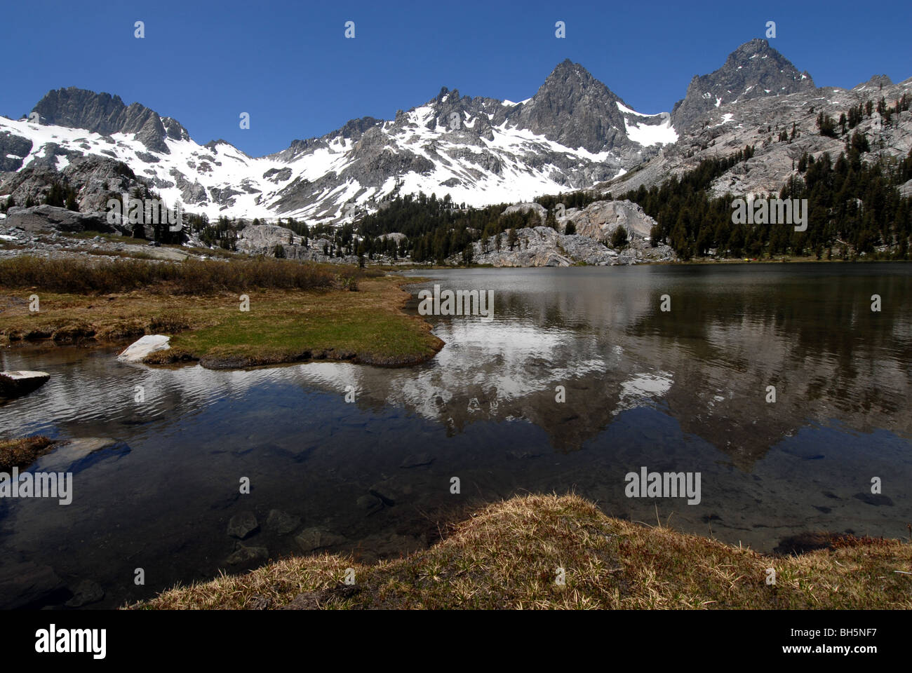 Lake Ediza, Ansel Adams Wilderness, Sierra Nevada, in California, Stati Uniti d'America Foto Stock