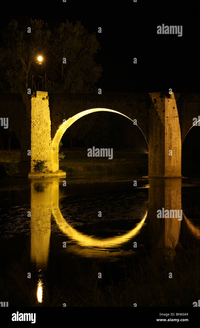 Ponte medievale riflessione Tenebrologo Foto Stock