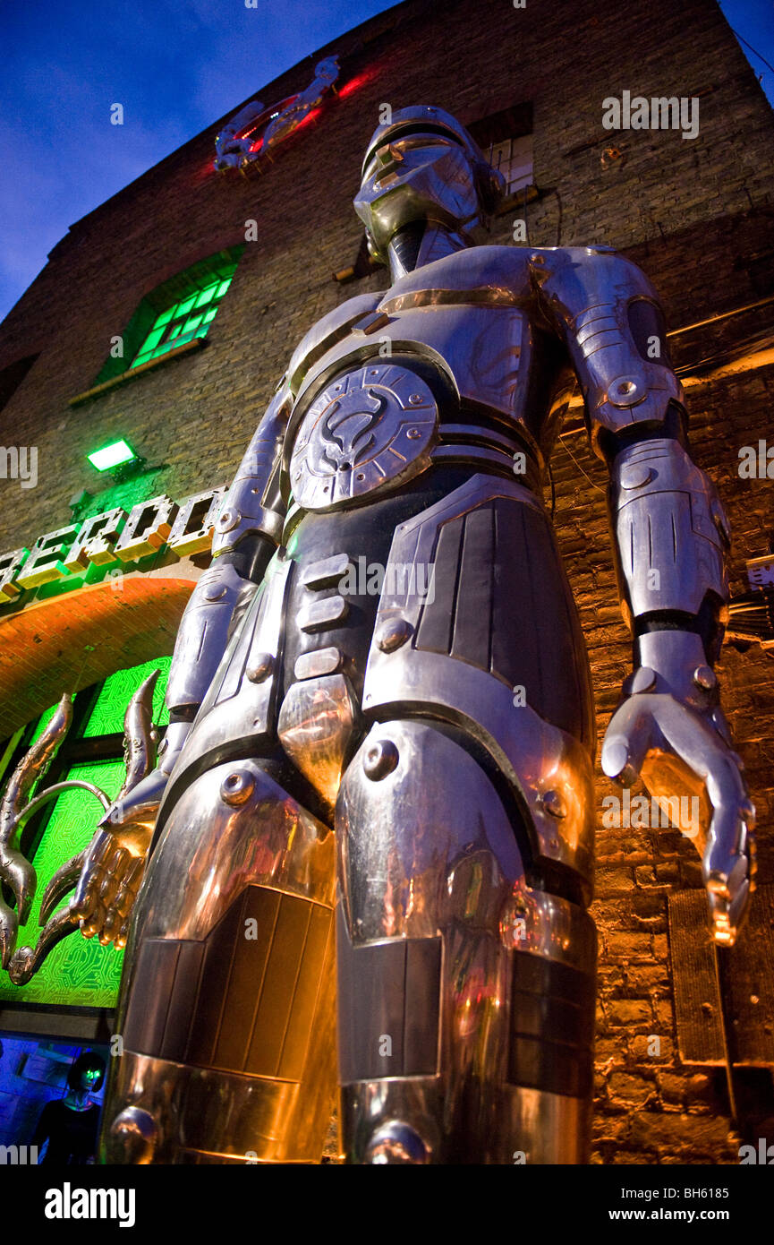 Cyber Dog shop in Camden Market, Londra Foto Stock