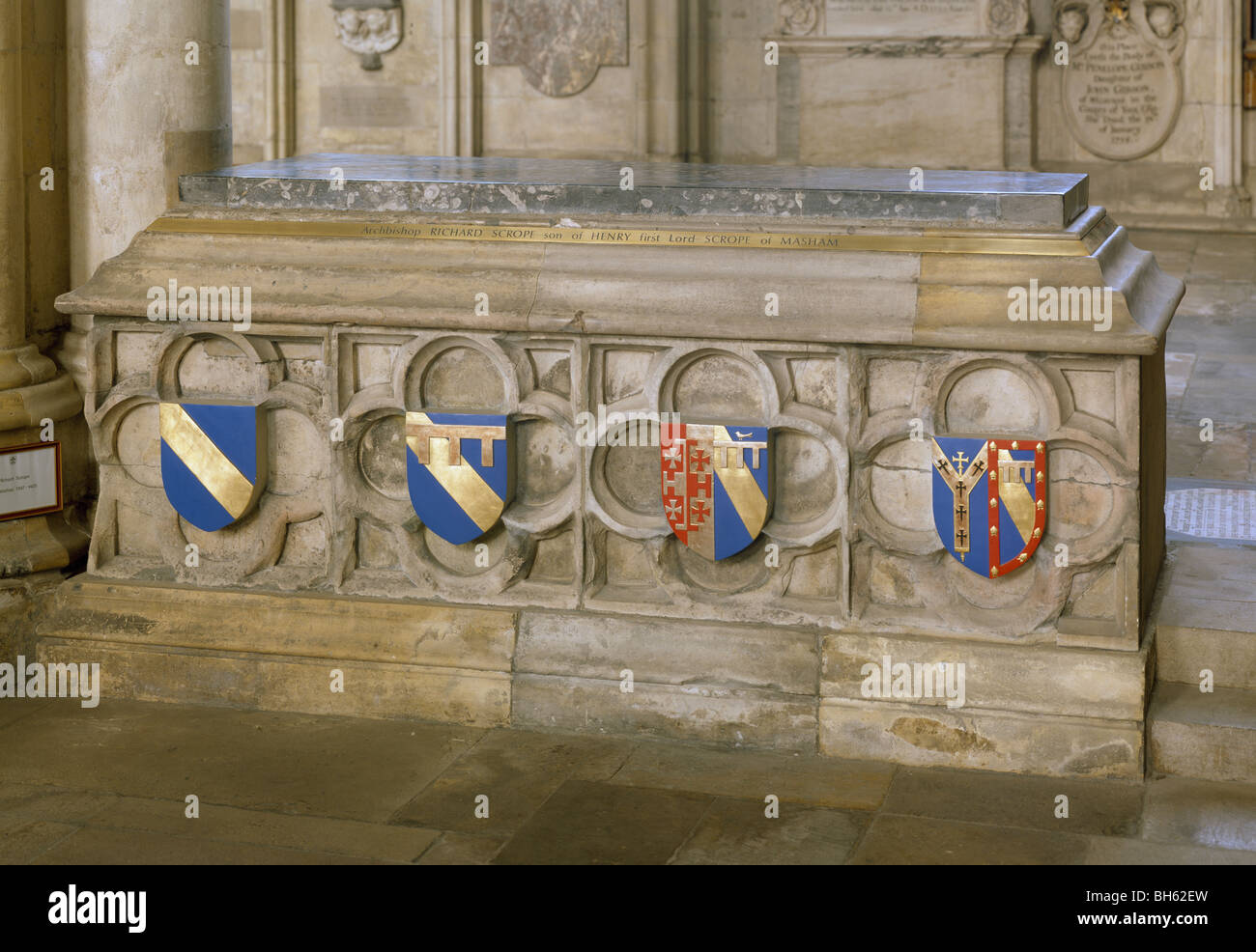 York Minster, tomba di arcivescovo Scrope, eseguiti 1405. A dispetto della disapprovazione Lancastrian oggetto della popolare devozione Yorkist Foto Stock