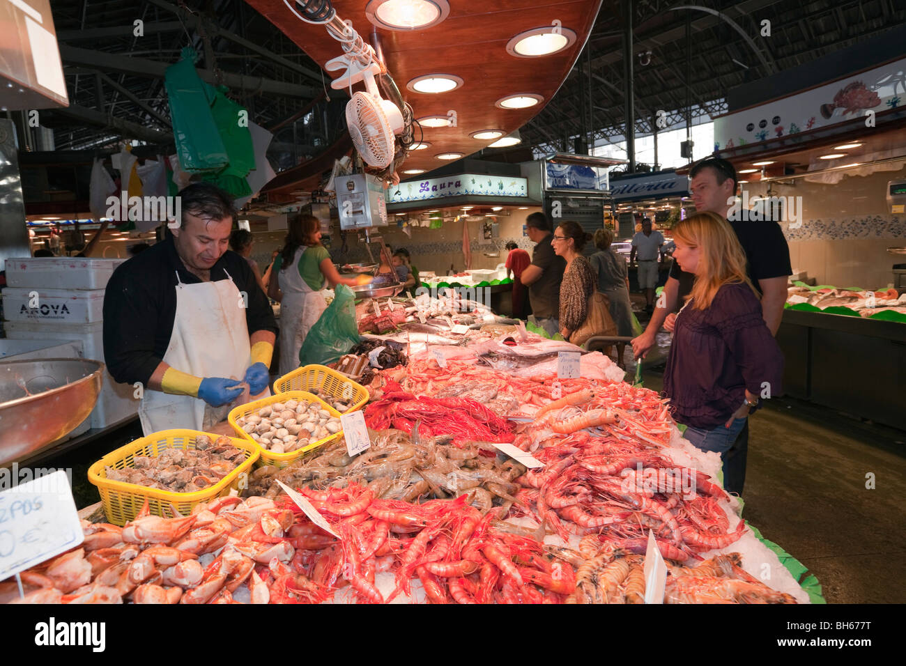 Mercato del pesce a La Boqueria, Barcellona, in Catalogna, Spagna Foto