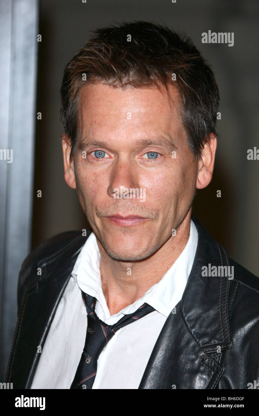 KEVIN BACON ROTAIE E LEGAMI PREMIERE WARNER BROS MOLTO Burbank California USA 23 Ottobre 2007 Foto Stock