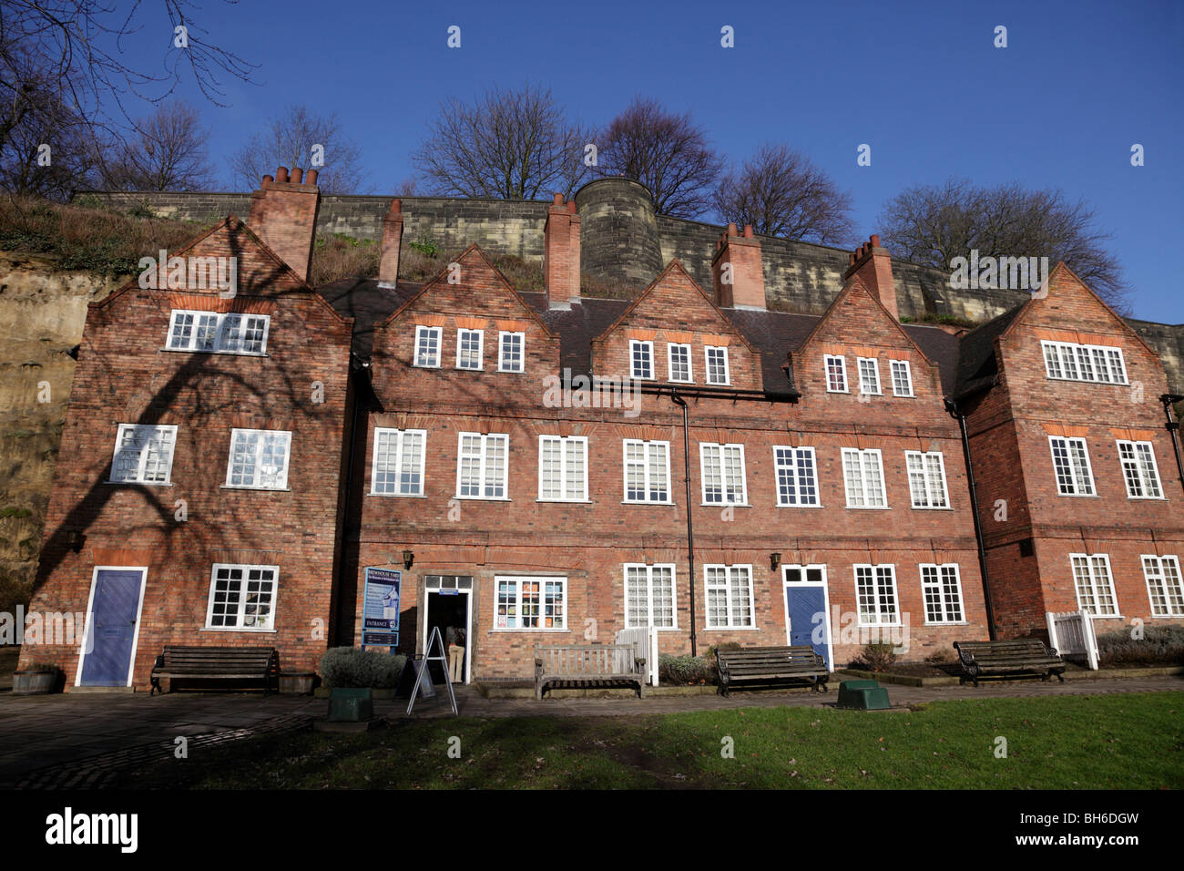 Ingresso al sale storiche e grotte di strada parte del museo di nottingham vita in tini di filtrazione cantiere Nottingham Regno Unito Foto Stock