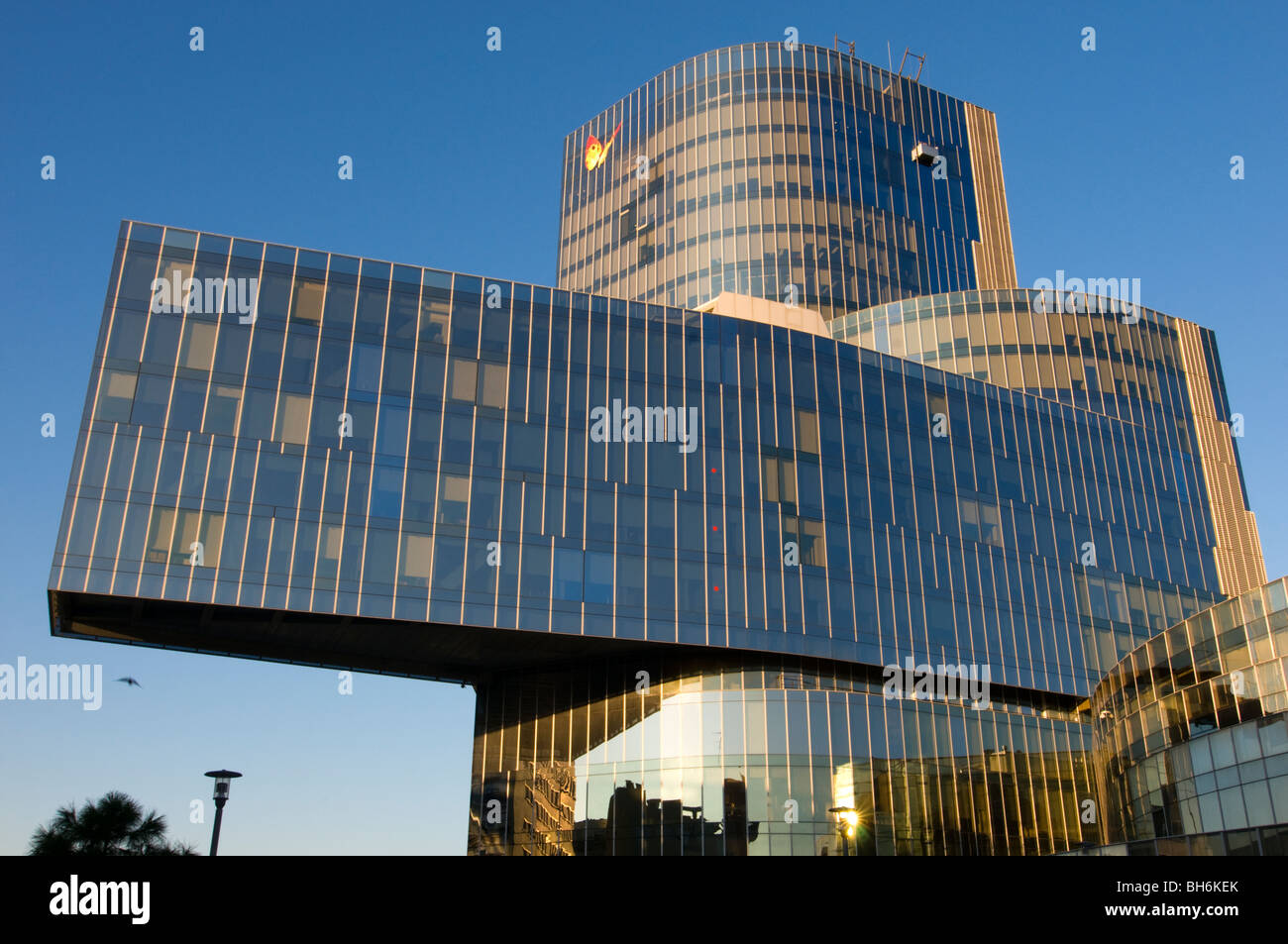 Torre Mare Nostrum, capo ufficio del Gas Naturale (spagnolo gas company), da Enric Miralles e Benedetta Tagliabue, Barcellona.Spagna Foto Stock