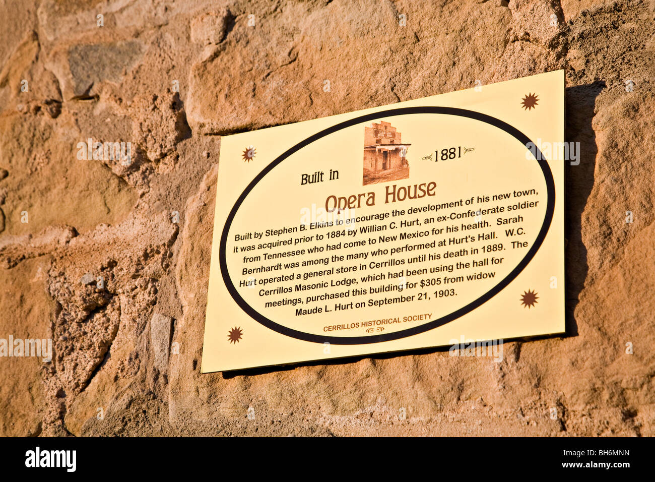 Segno interpretativa circa la storica Opera House di Los Cerrillos, Nuovo Messico Foto Stock