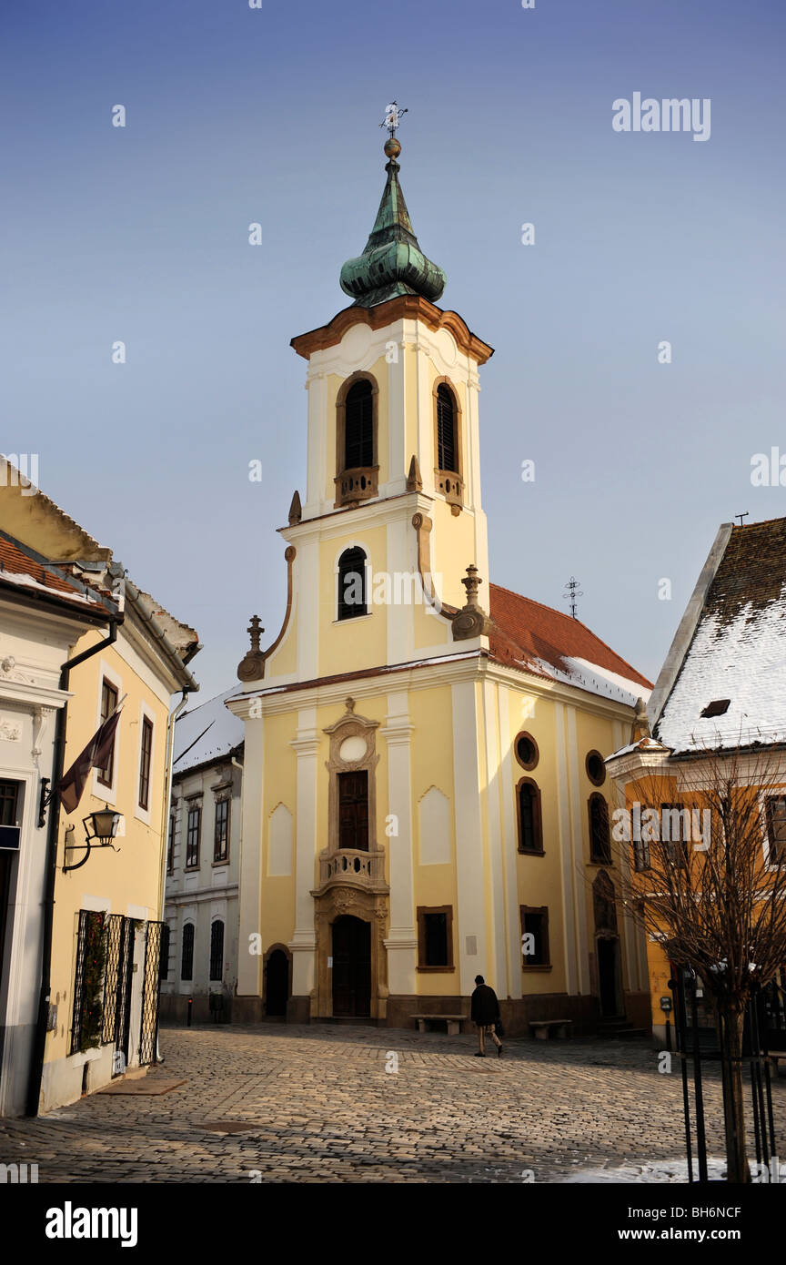 La Fo Ter o la piazza principale con la Chiesa Ortodossa Greca Chiesa Blagovestenska in Szentendre in Ungheria Foto Stock