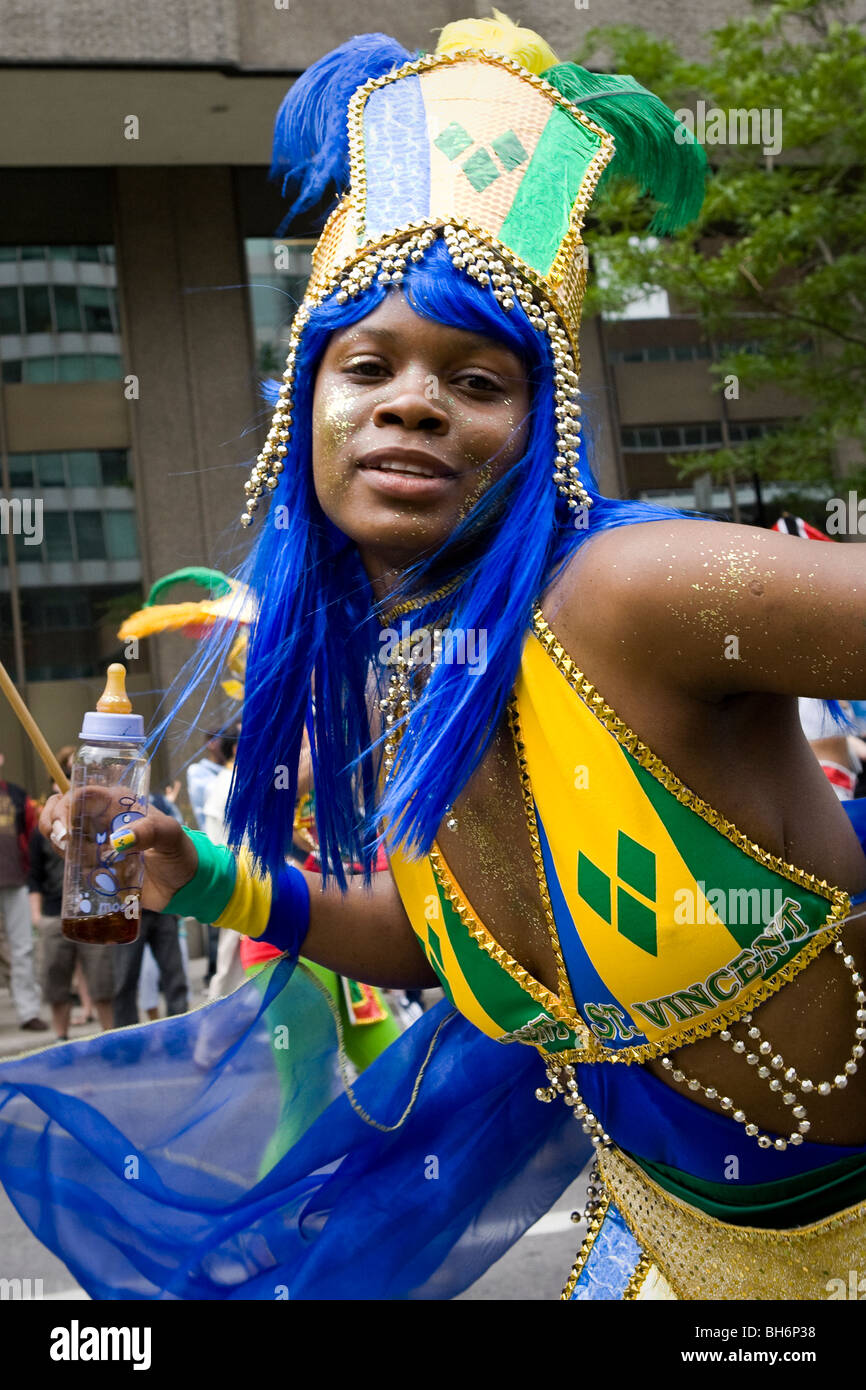 Montreal Carifiesta annuale sfilata di Carnevale nel centro di Montreal. Foto Stock