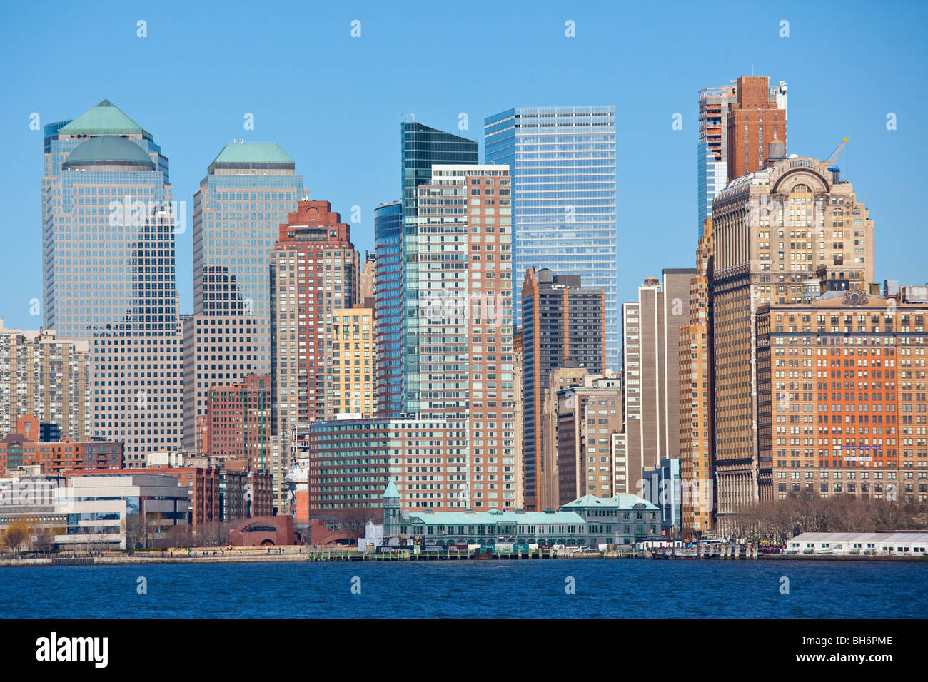 Il molo A e dello Skyline di Manhattan, New York City Foto Stock
