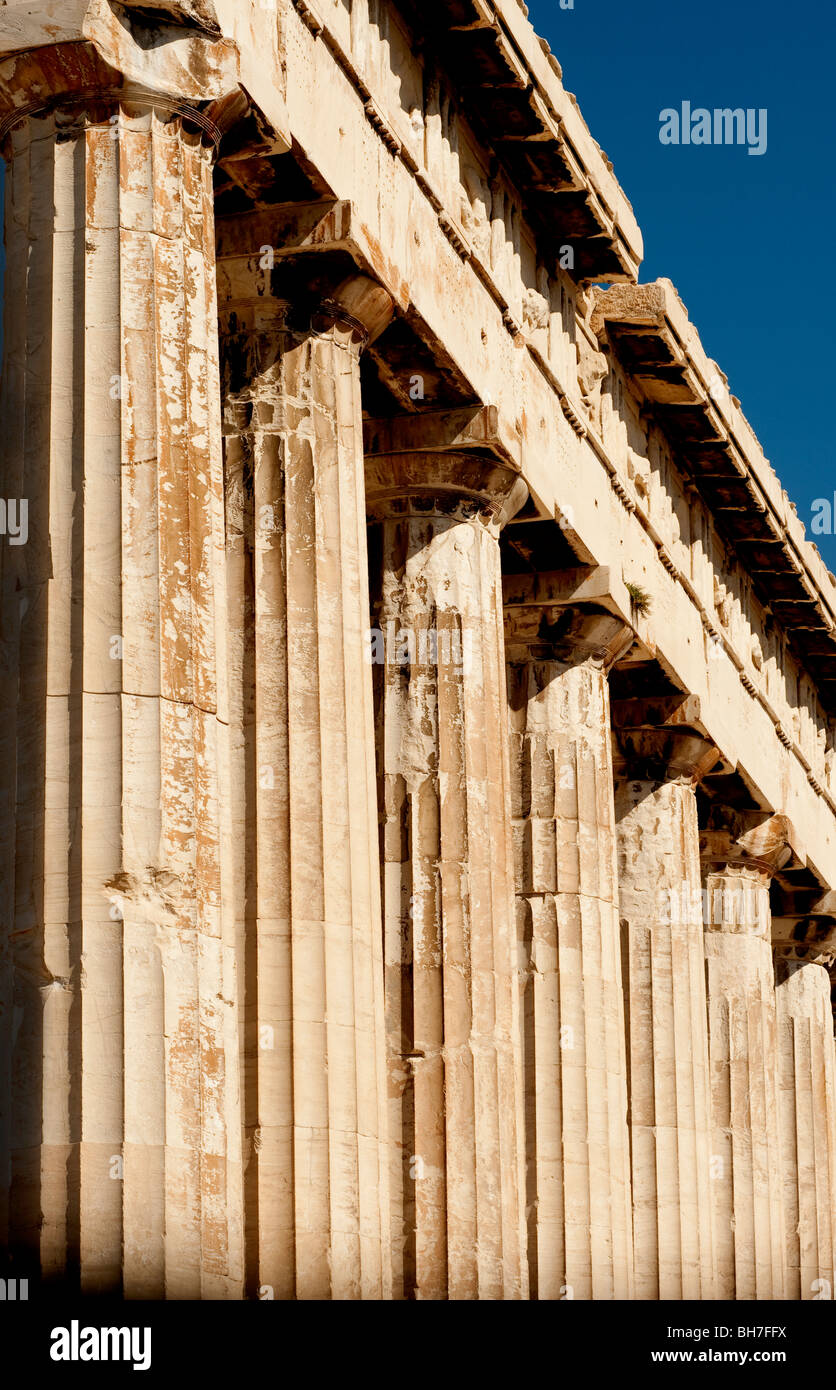 Colonne doriche, il Partenone di Atene, Grecia. Foto Stock