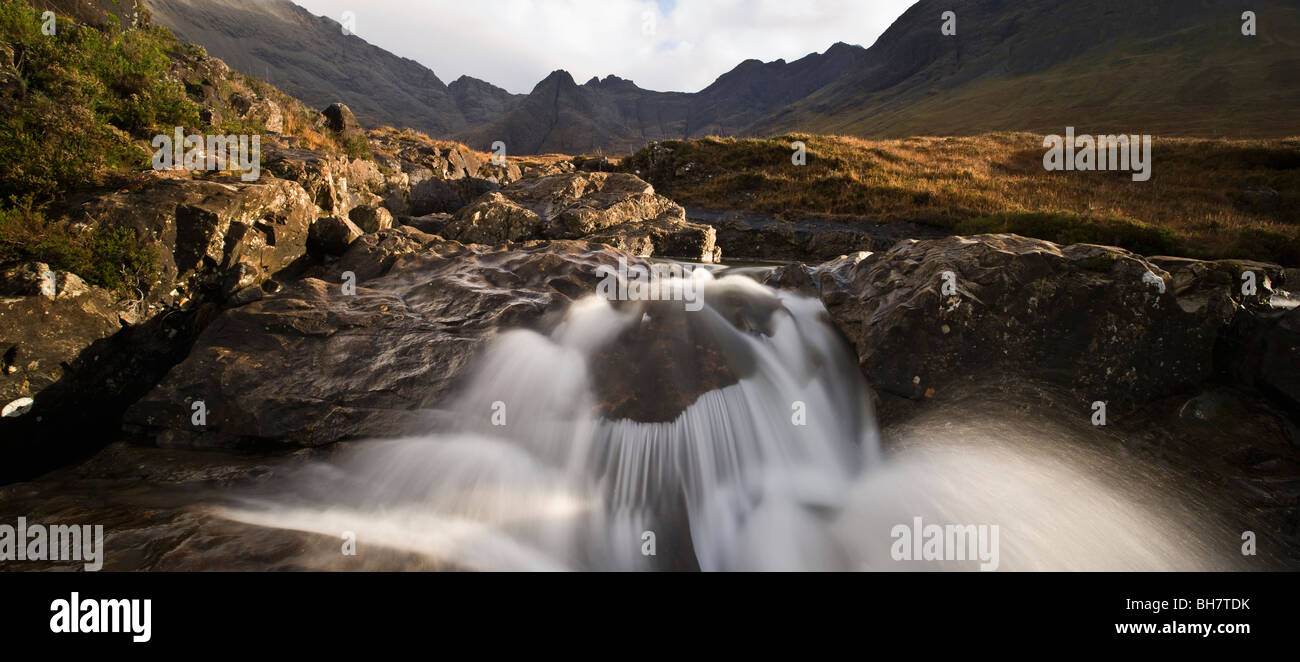 A cascata piscine Fairy, coire na Creiche, Glenbrittle, Isola di Skye in Scozia Foto Stock