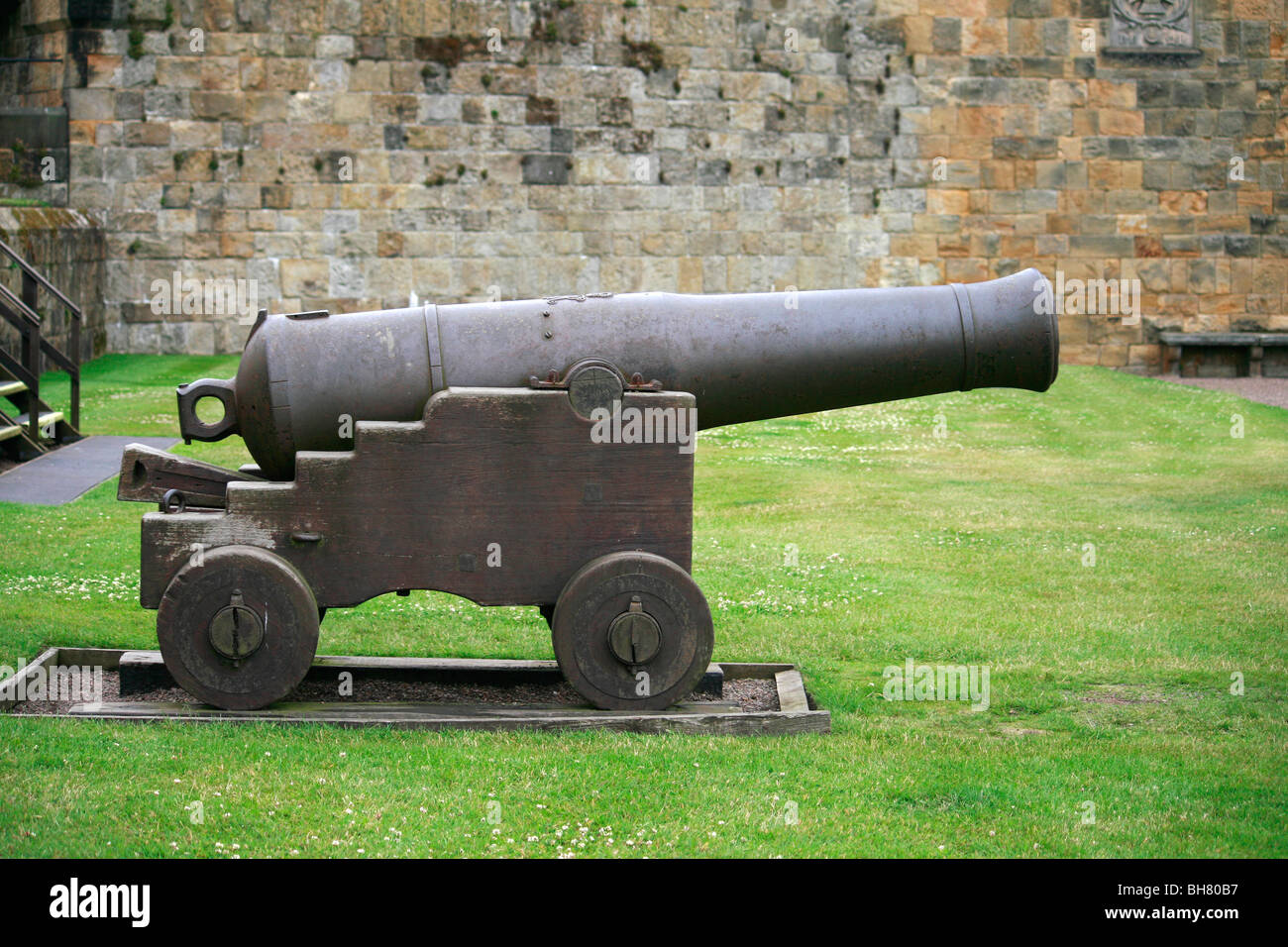 Canon ad Alnwick Castle Alnwick, Northumberland. Foto Stock