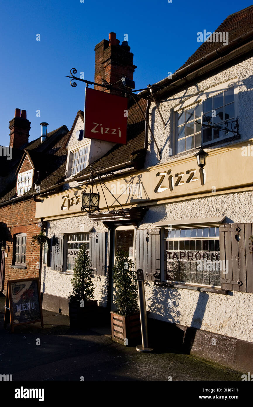 Public House pub e ristorante in città vecchia Beaconsfield Buckinghamshire REGNO UNITO Foto Stock