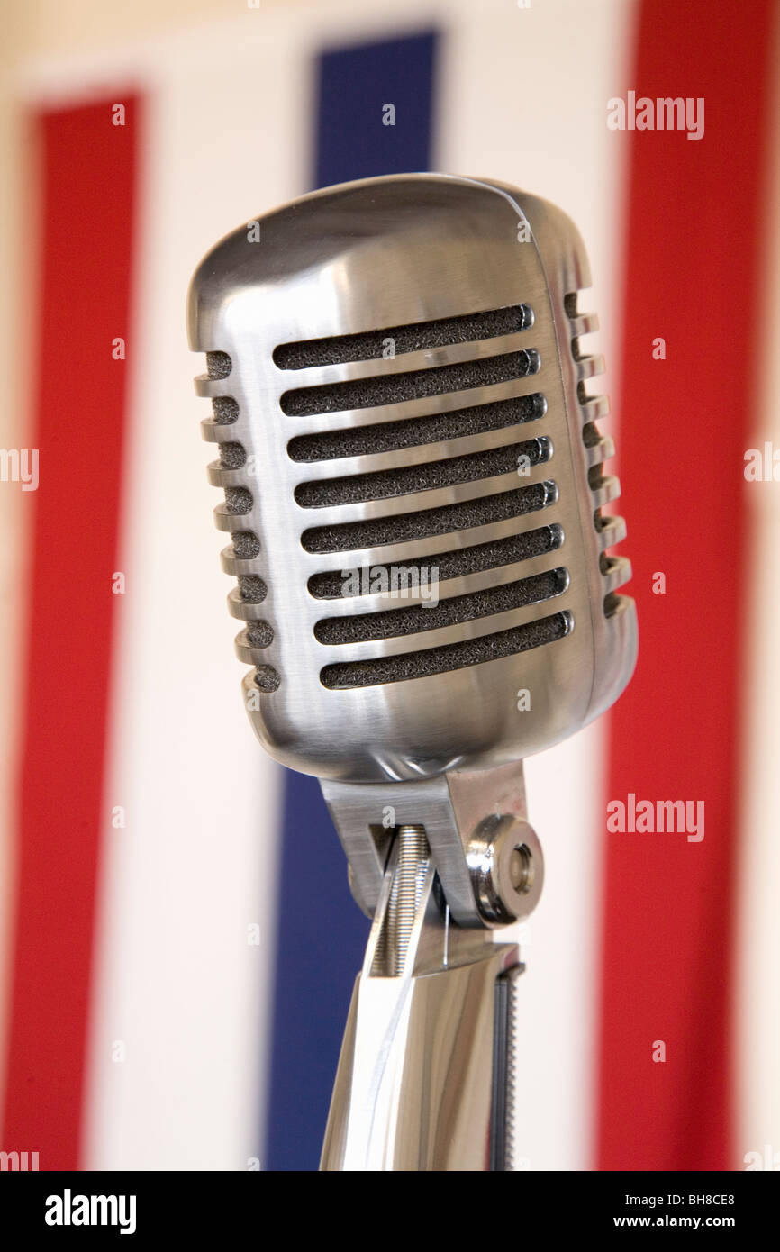 1940s vintage microfono radio ad 48 stelle della bandiera americana a  Mid-Atlantic Air Museum II Guerra Mondiale Weekend e Rievocazione Storica  Foto stock - Alamy