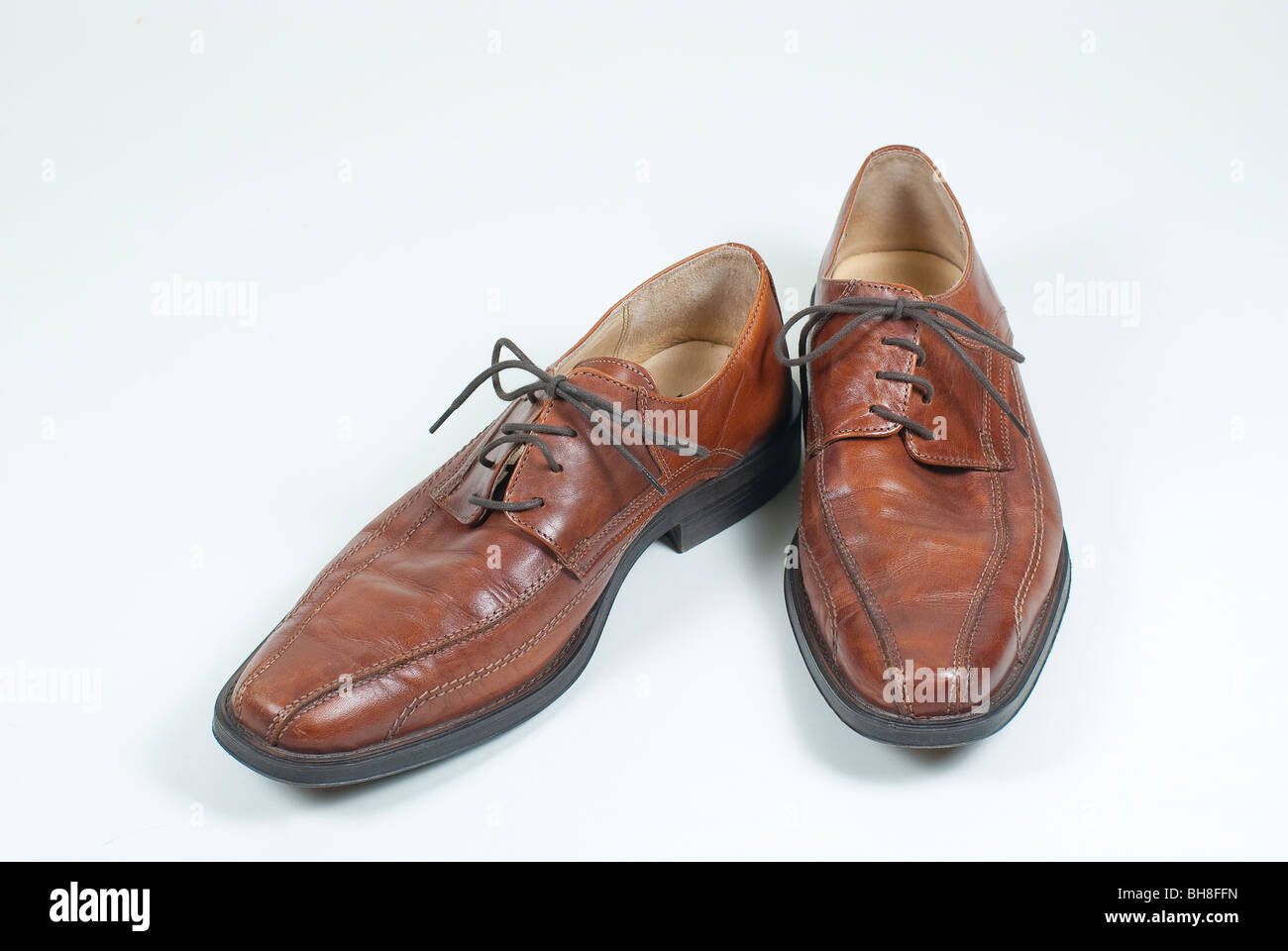 Coppia di neat brown gentleman's calzature Foto Stock