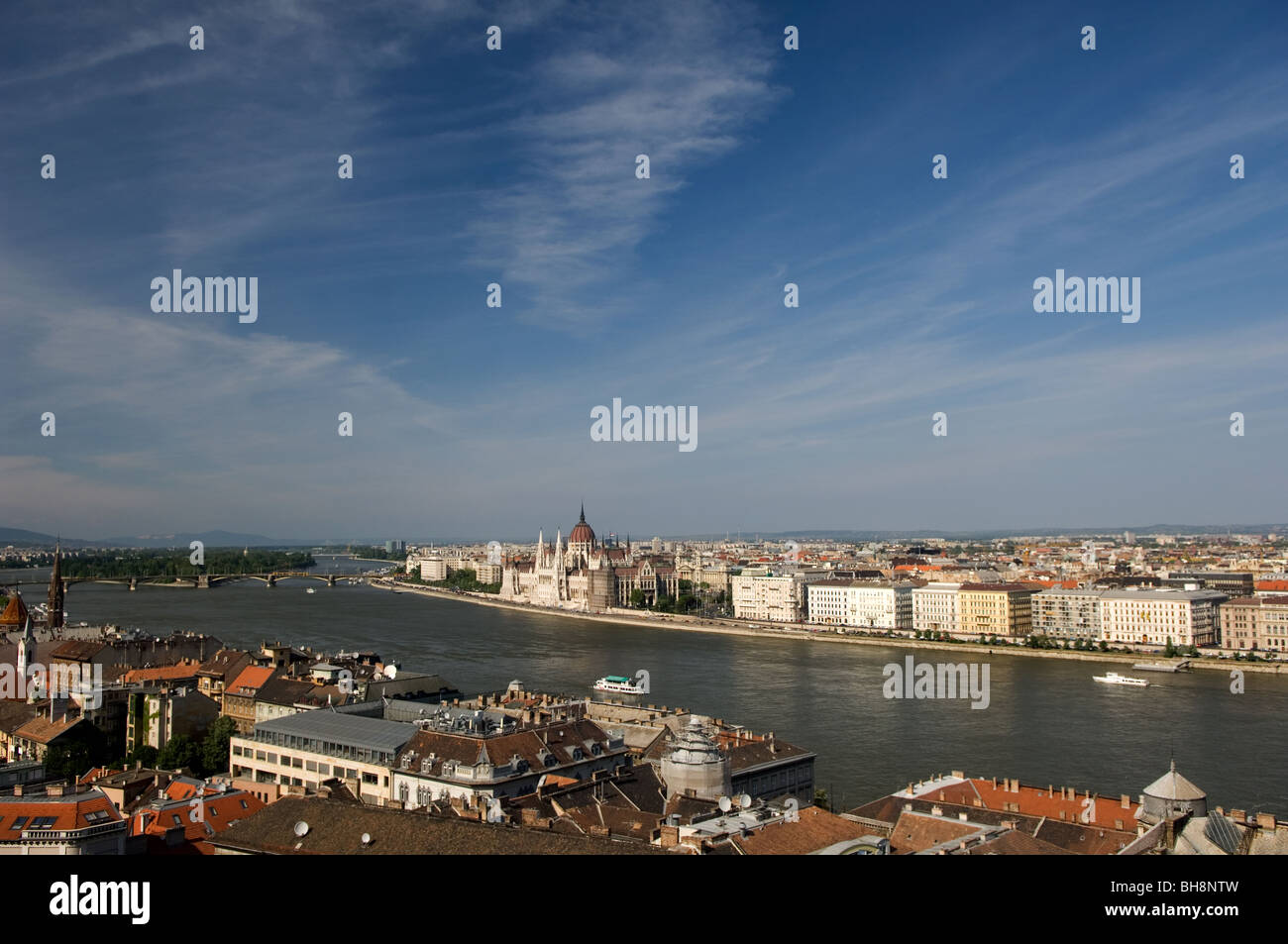 Vista da Buda a Pest, sul Danubio, Budapest, Ungheria Foto Stock