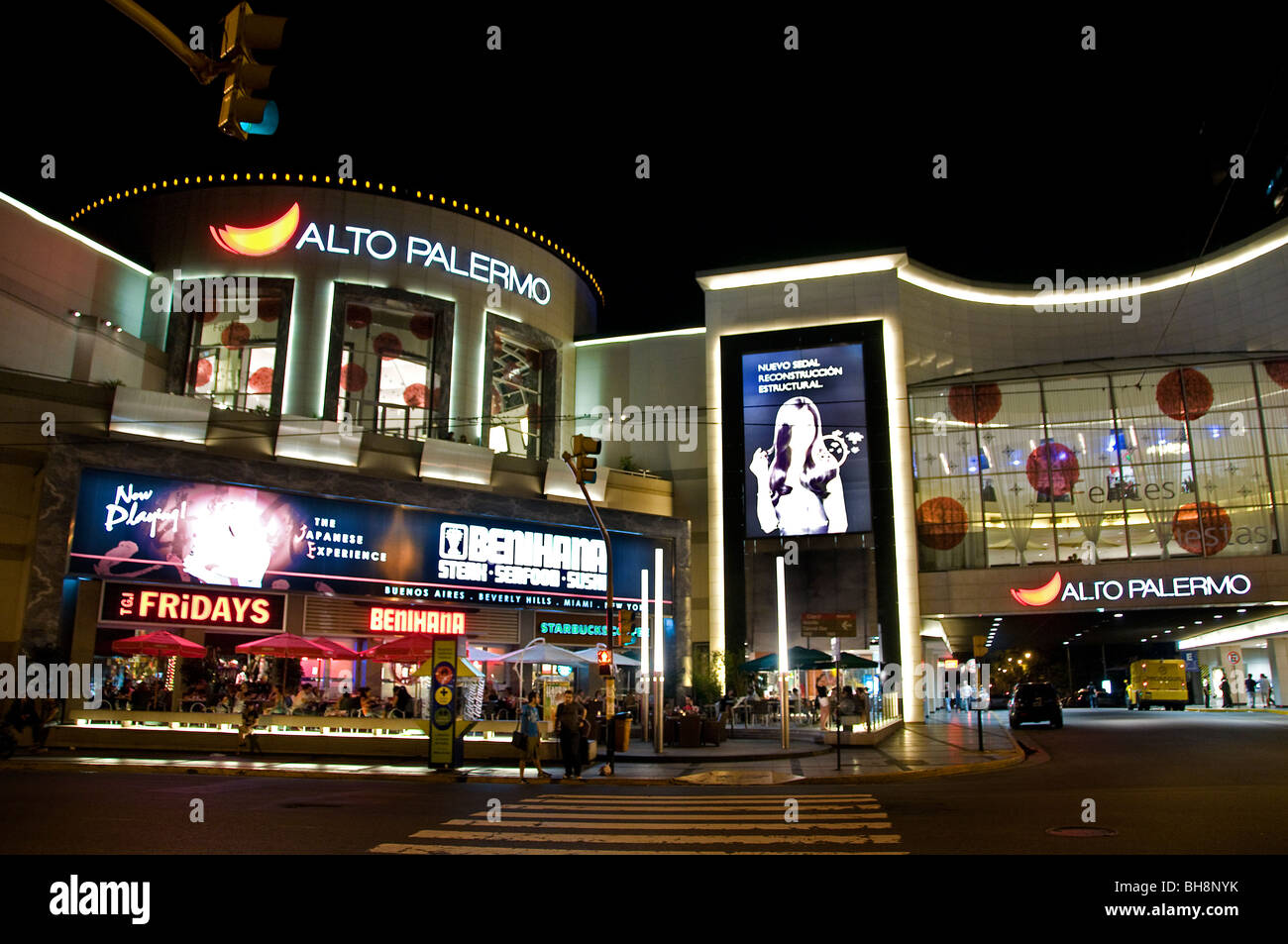 Shopping Mall Alto Palermo a Buenos Aires la moda Foto Stock