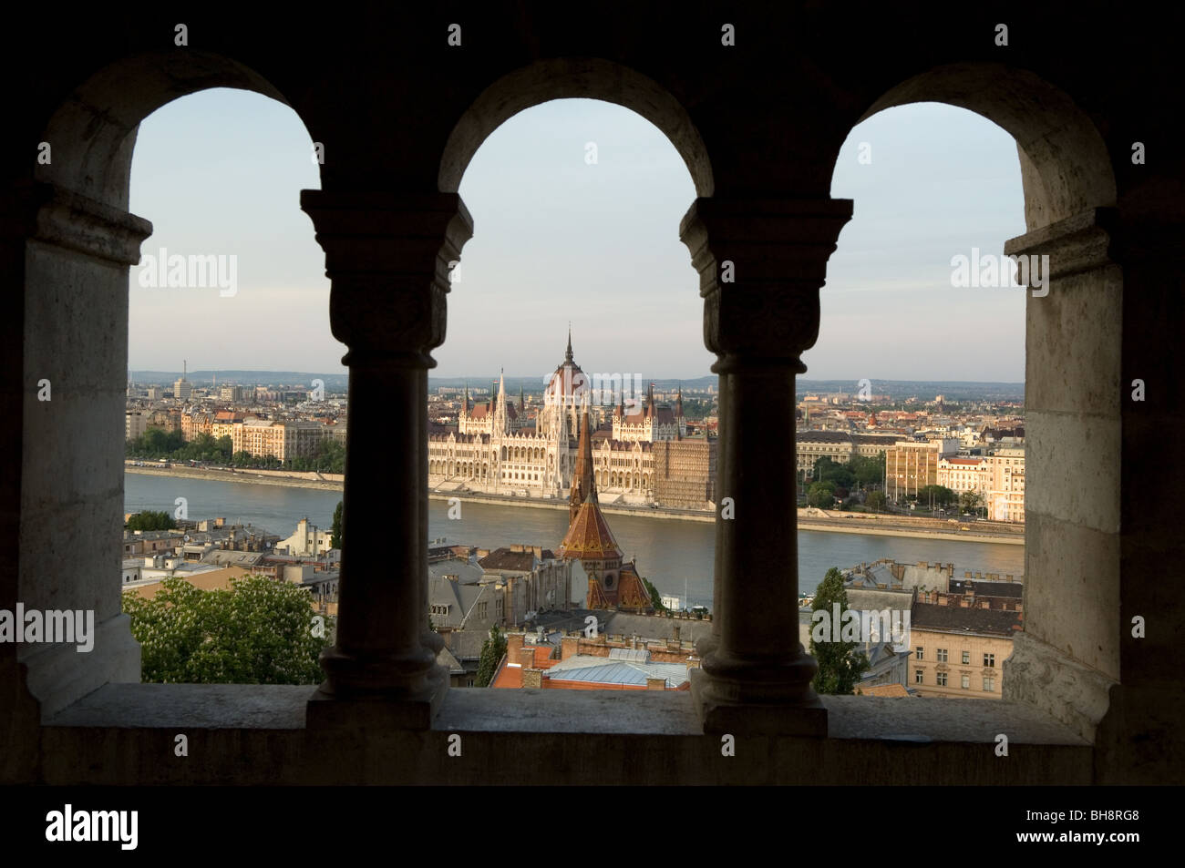 Vista da Buda a Pest, sul Danubio, Budapest, Ungheria Foto Stock