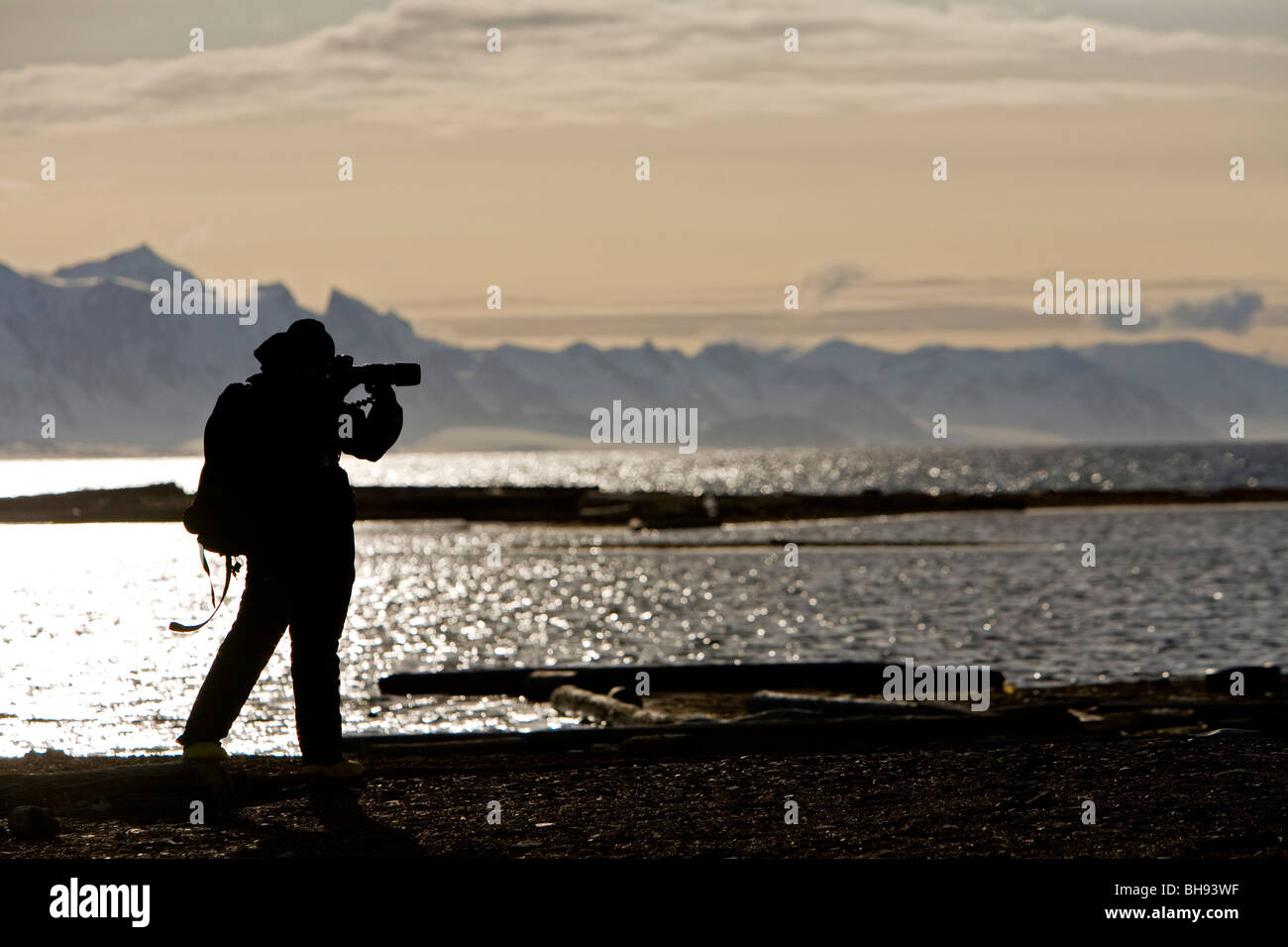 I turisti di immagini prese dalla natura di Spitsbergen, Spitsbergen, arcipelago delle Svalbard, Norvegia Foto Stock