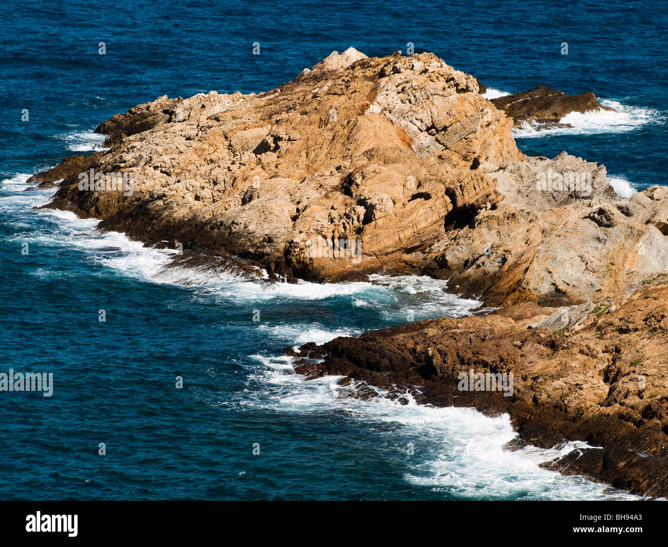 Rocce di costa di Sa Tuna, chiuso a Begur, Northen Spagna. Foto Stock
