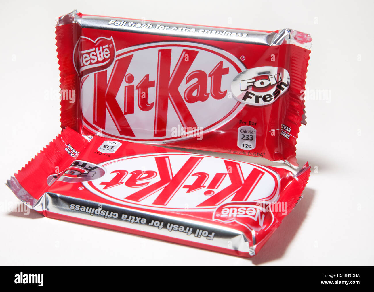 Due Nestle's Kitkat waffer cioccolato bar. Foto Stock