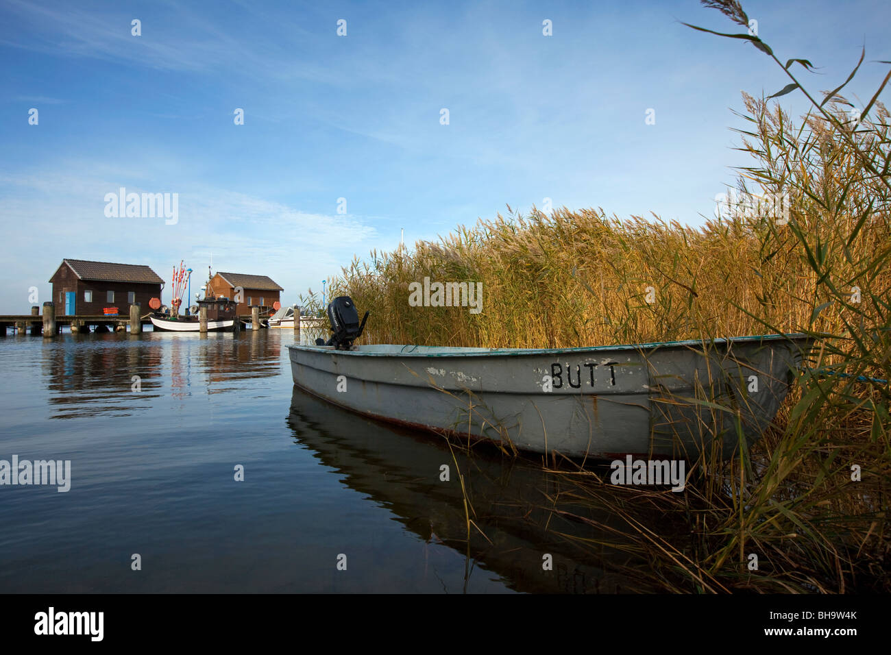 Barche nel porto di Gager, isola di Ruegen, Meclemburgo-Pomerania, Germania Foto Stock
