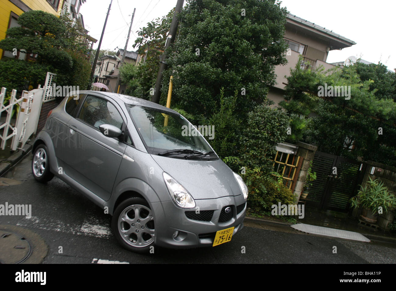 Subaru R1 auto in Tokyo, Giappone, 16.04.05 Foto Stock