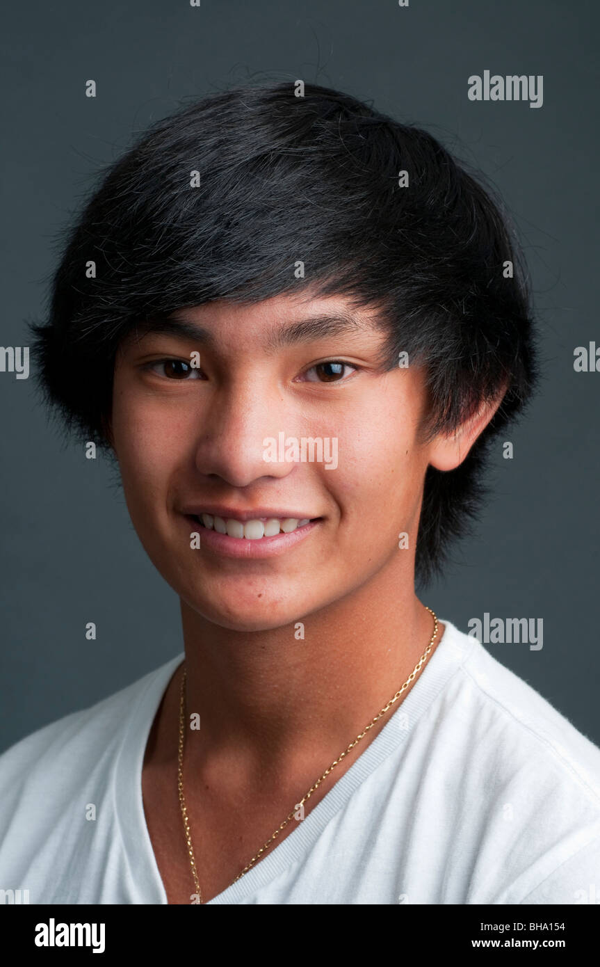 Bel ragazzo, figlio della famiglia di rifugiati laotiani Hmong Foto Stock